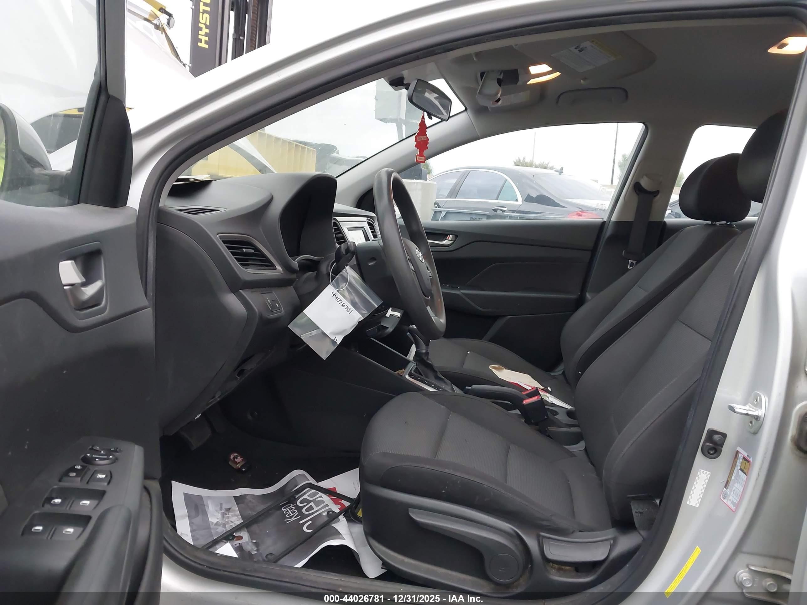 HYUNDAI ACCENT image 5