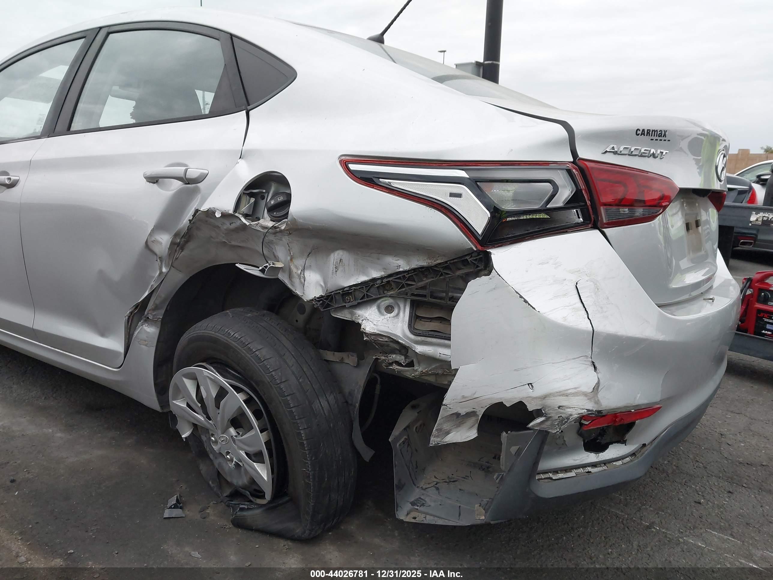 HYUNDAI ACCENT image 6