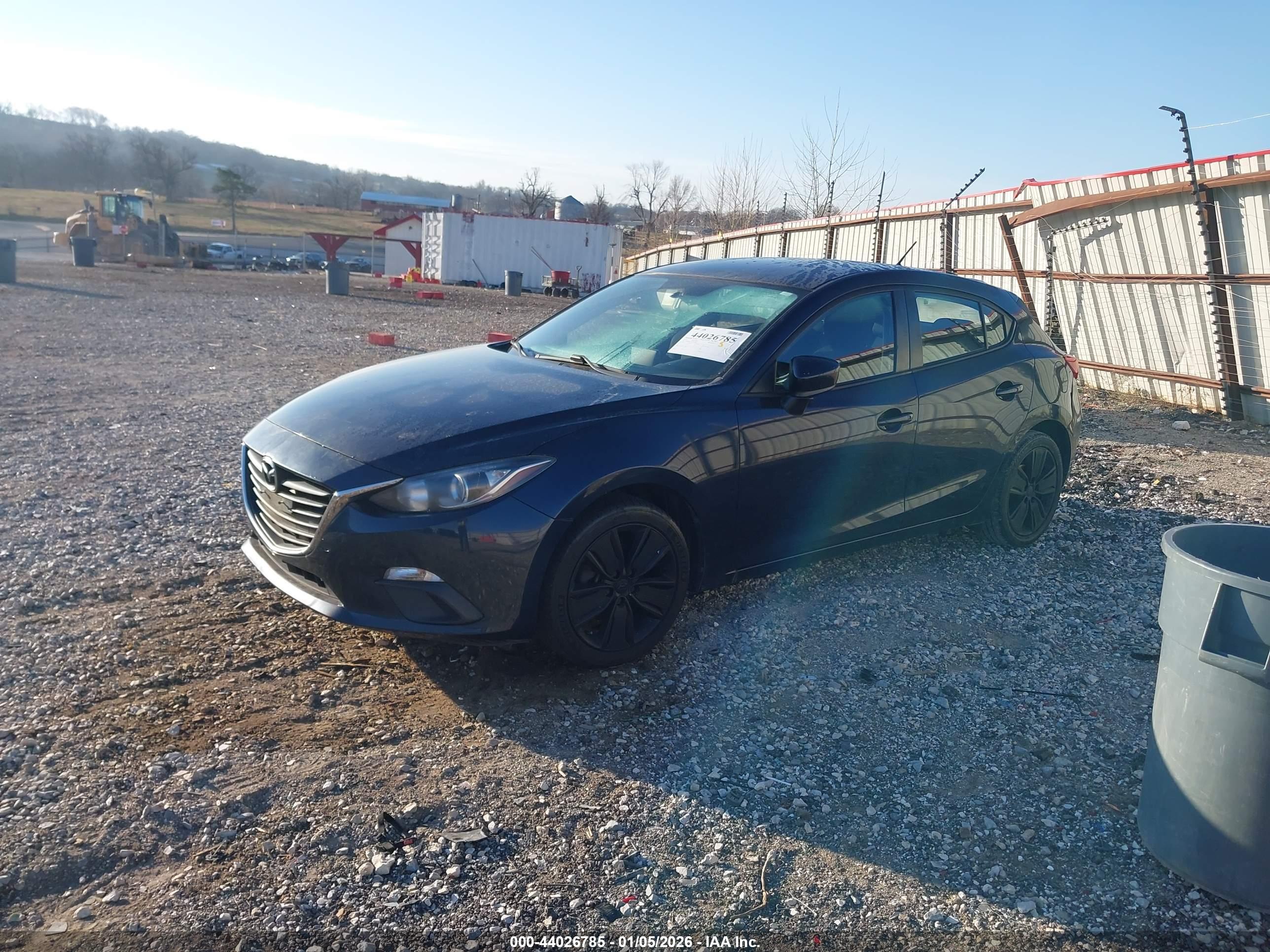 MAZDA MAZDA3 image 2