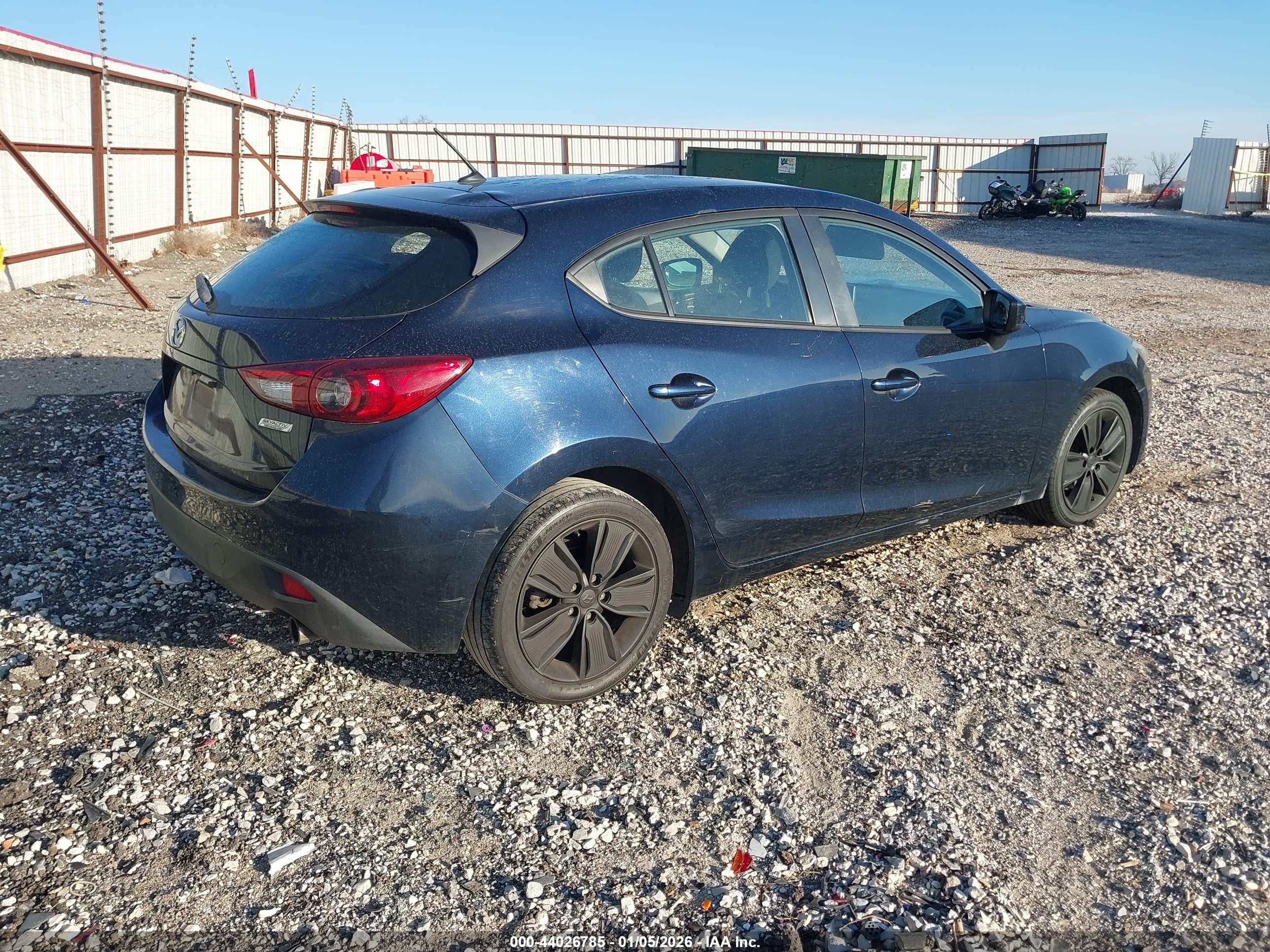 MAZDA MAZDA3 image 4