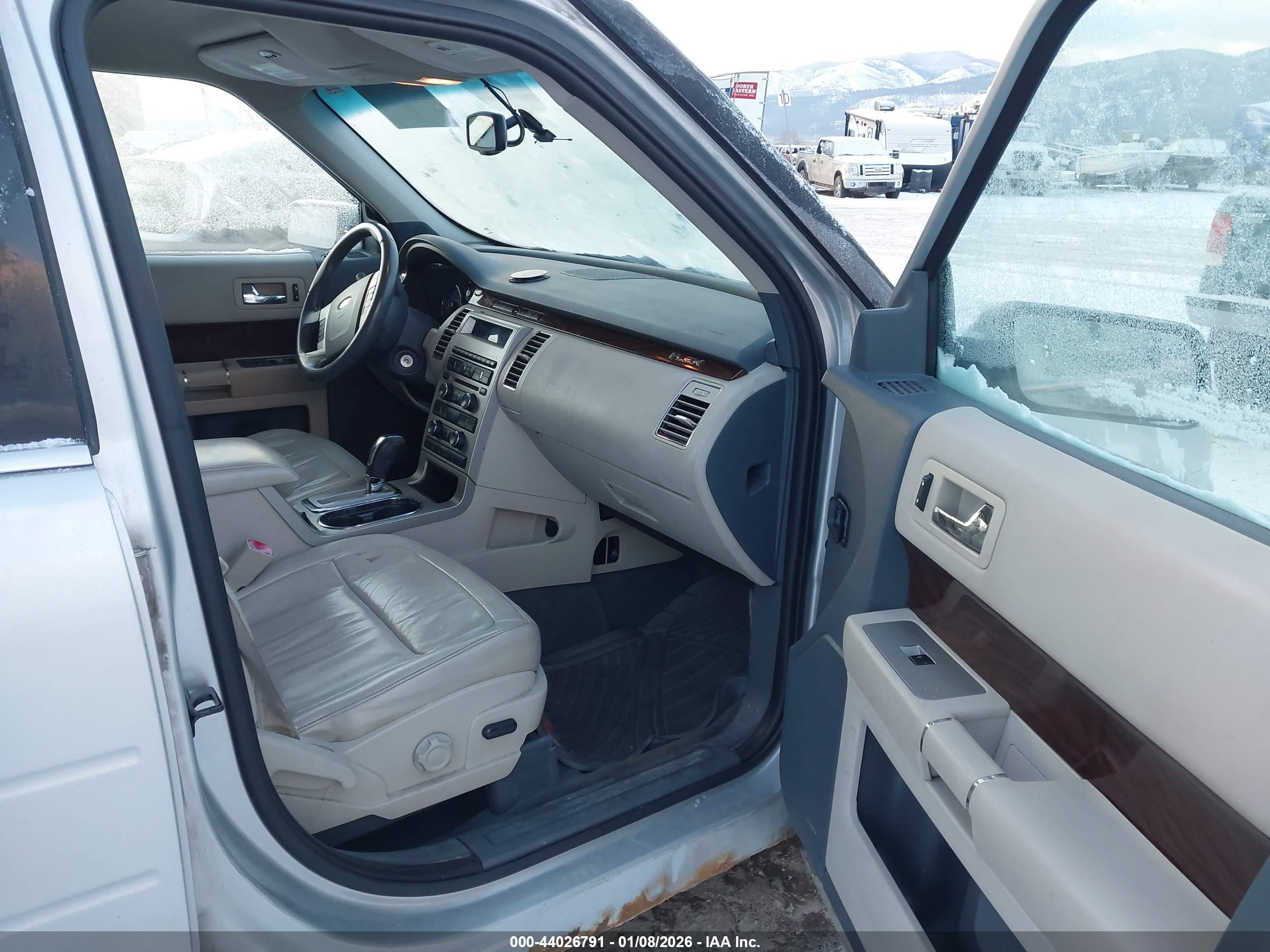 FORD FLEX image 5