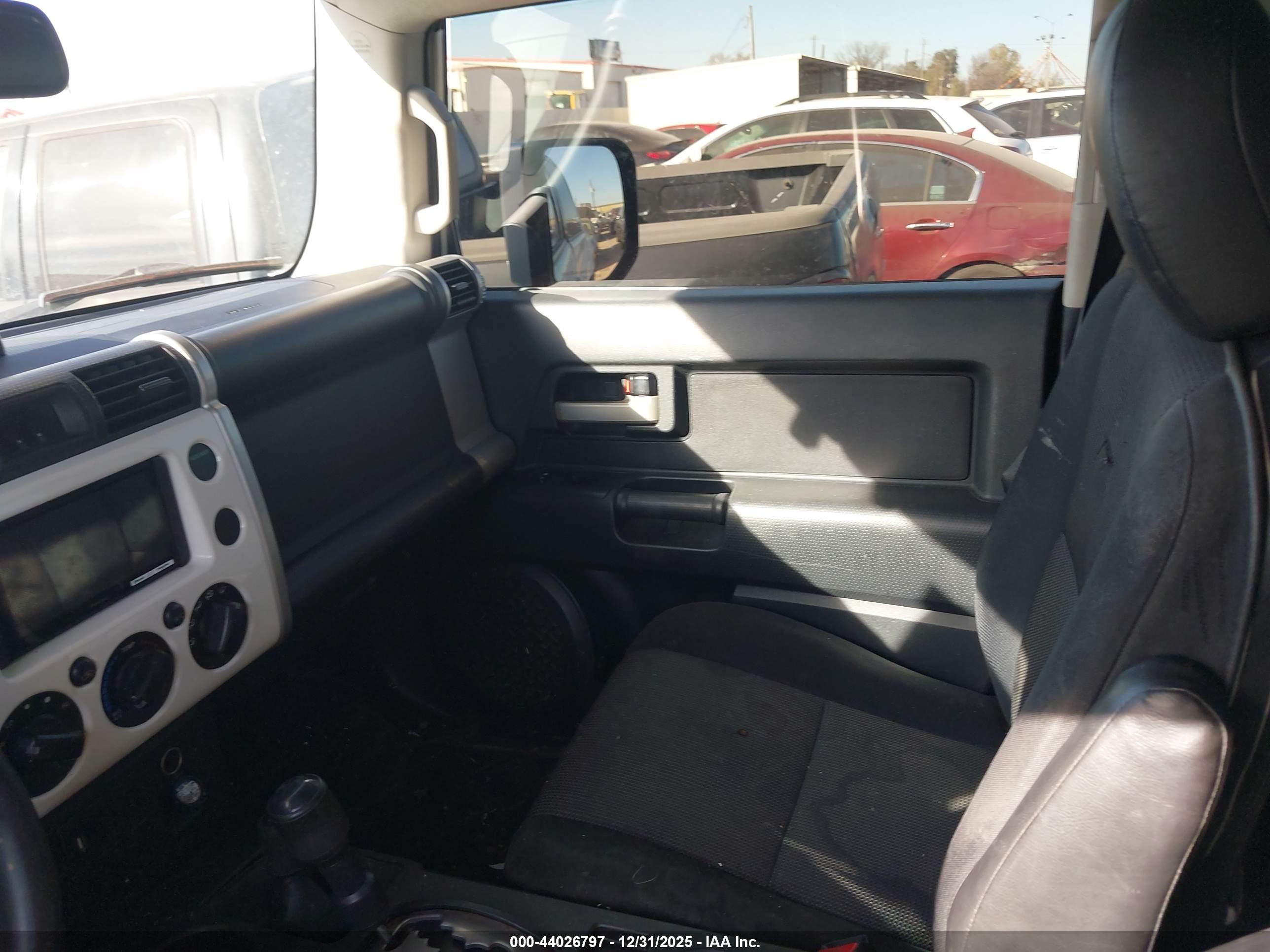 TOYOTA FJ image 5