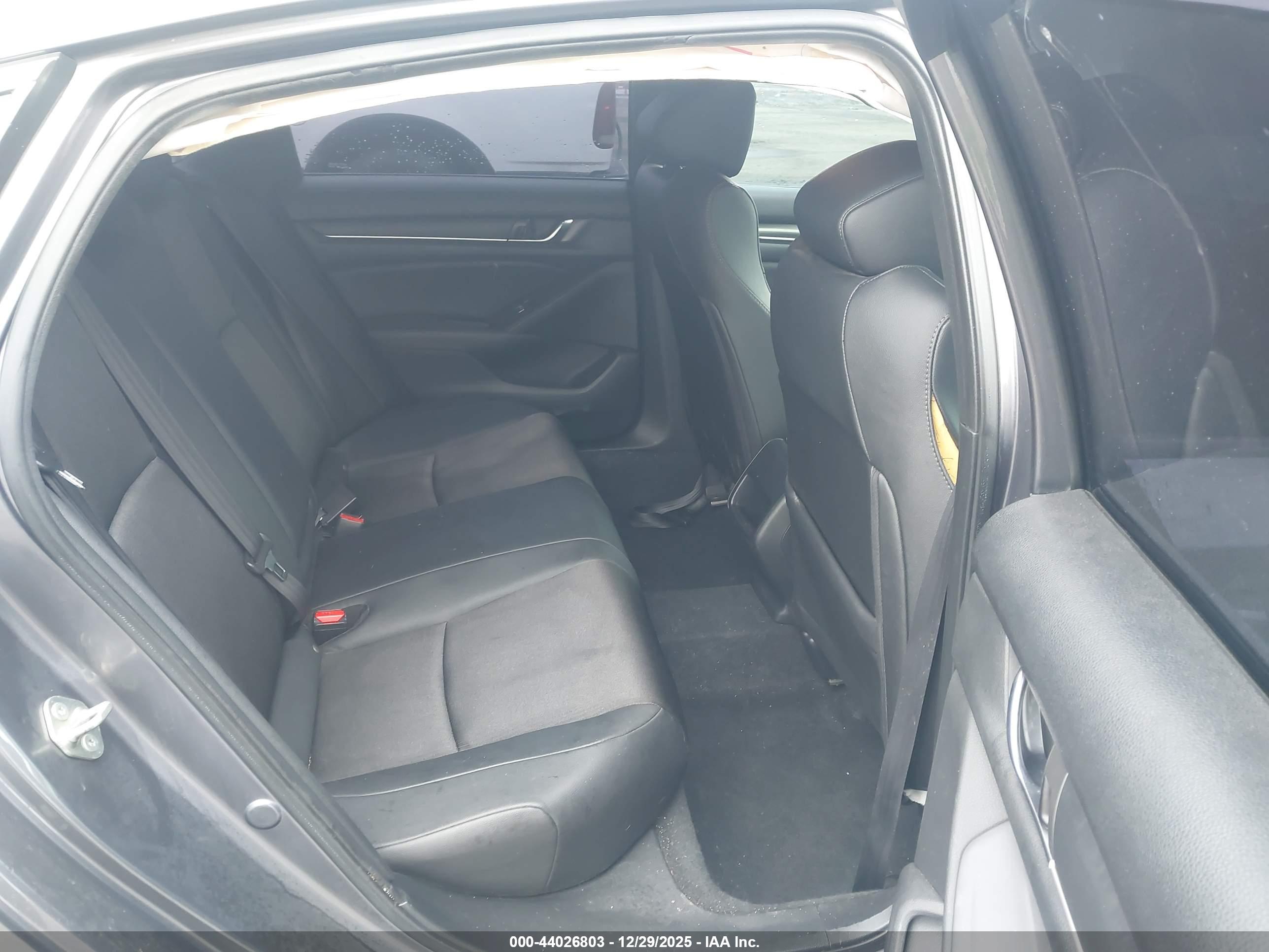 HONDA ACCORD image 8