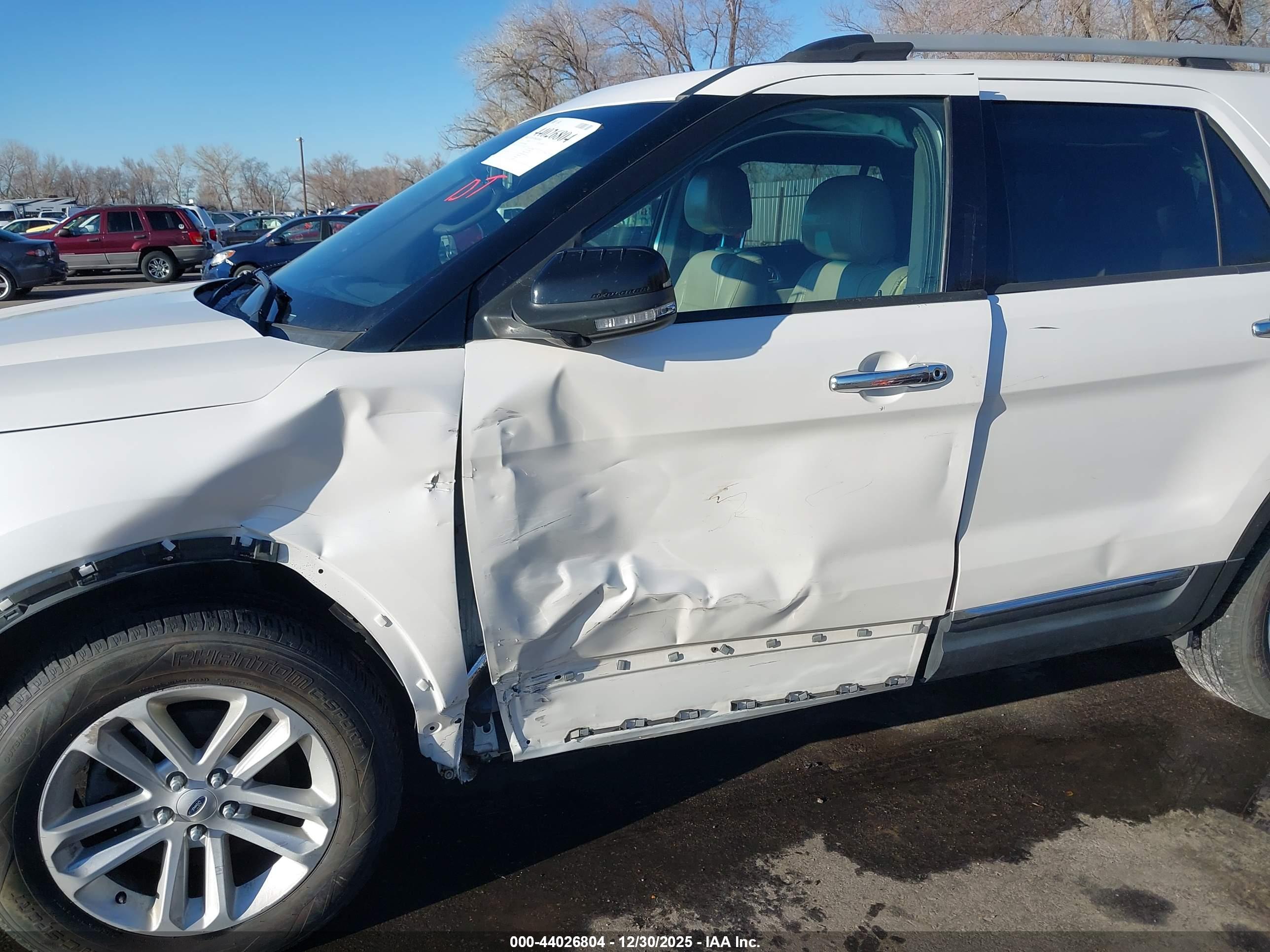 FORD EXPLORER image 6