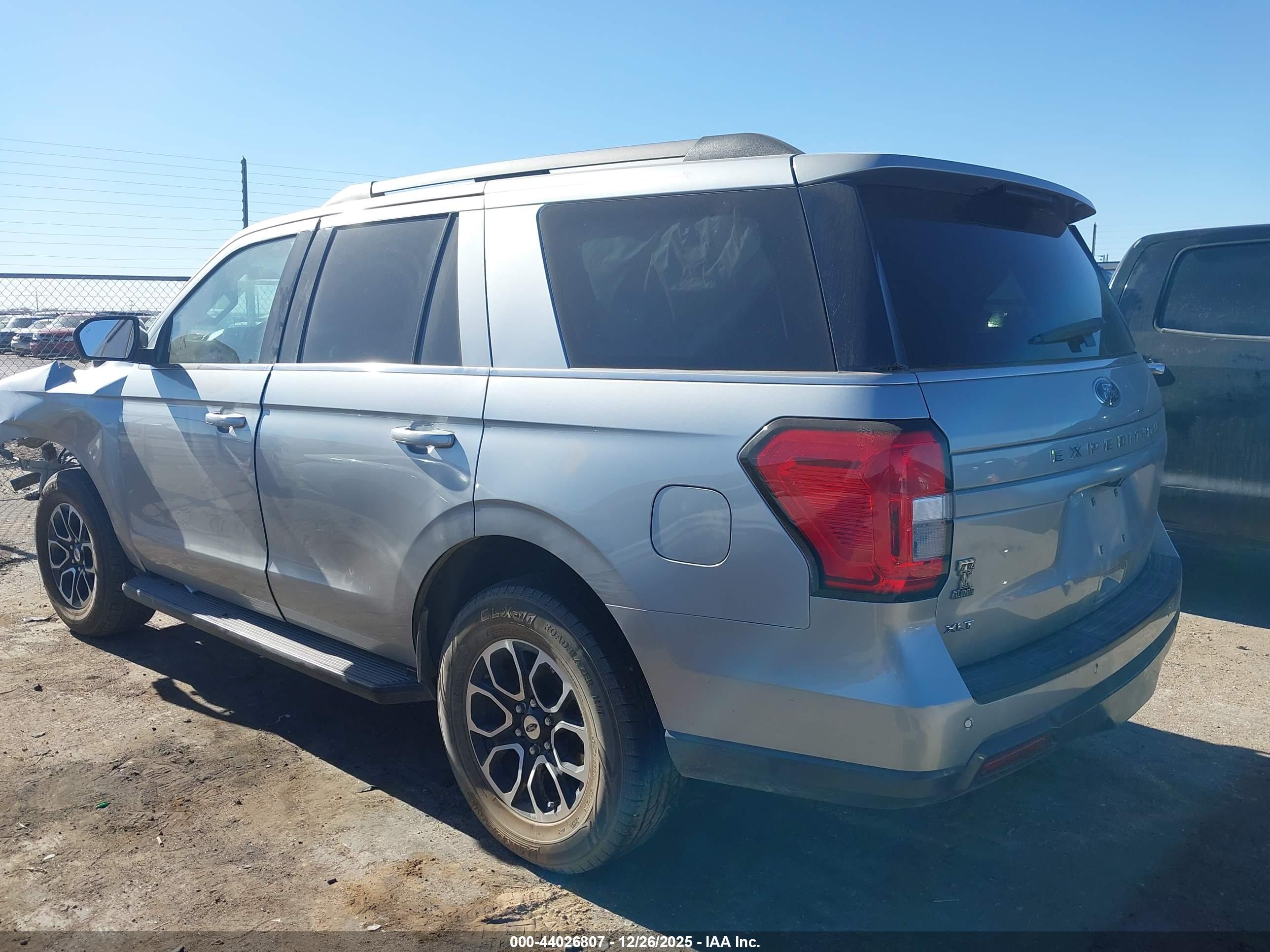 FORD EXPEDITION image 3