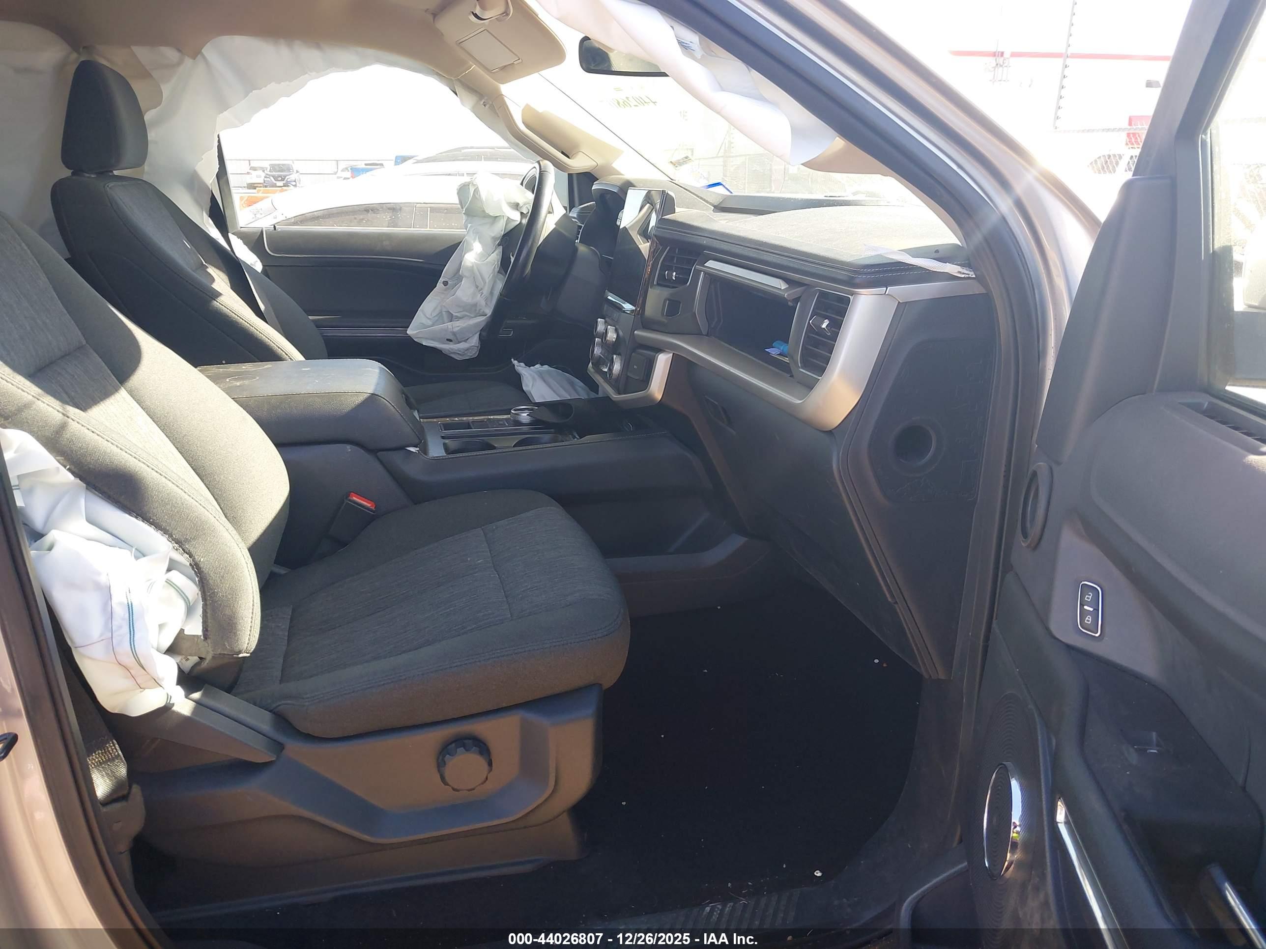 FORD EXPEDITION image 5