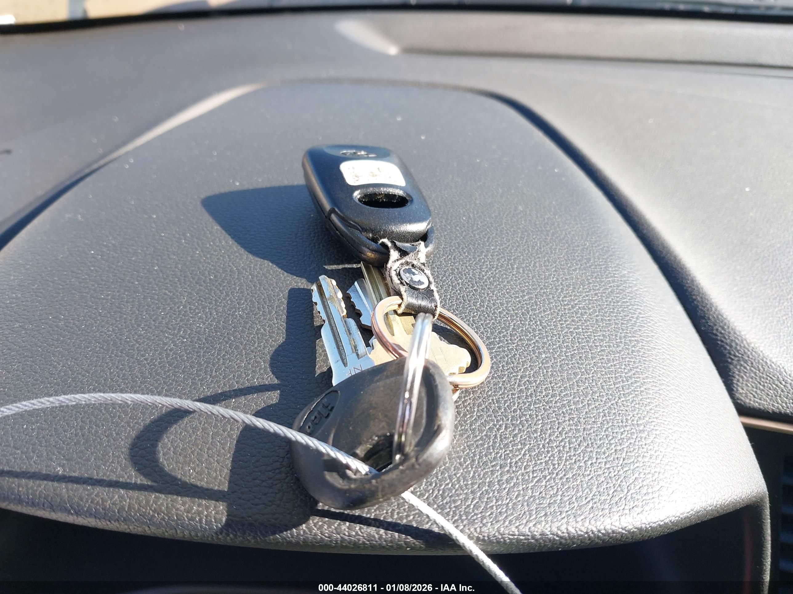 HYUNDAI ELANTRA image 11
