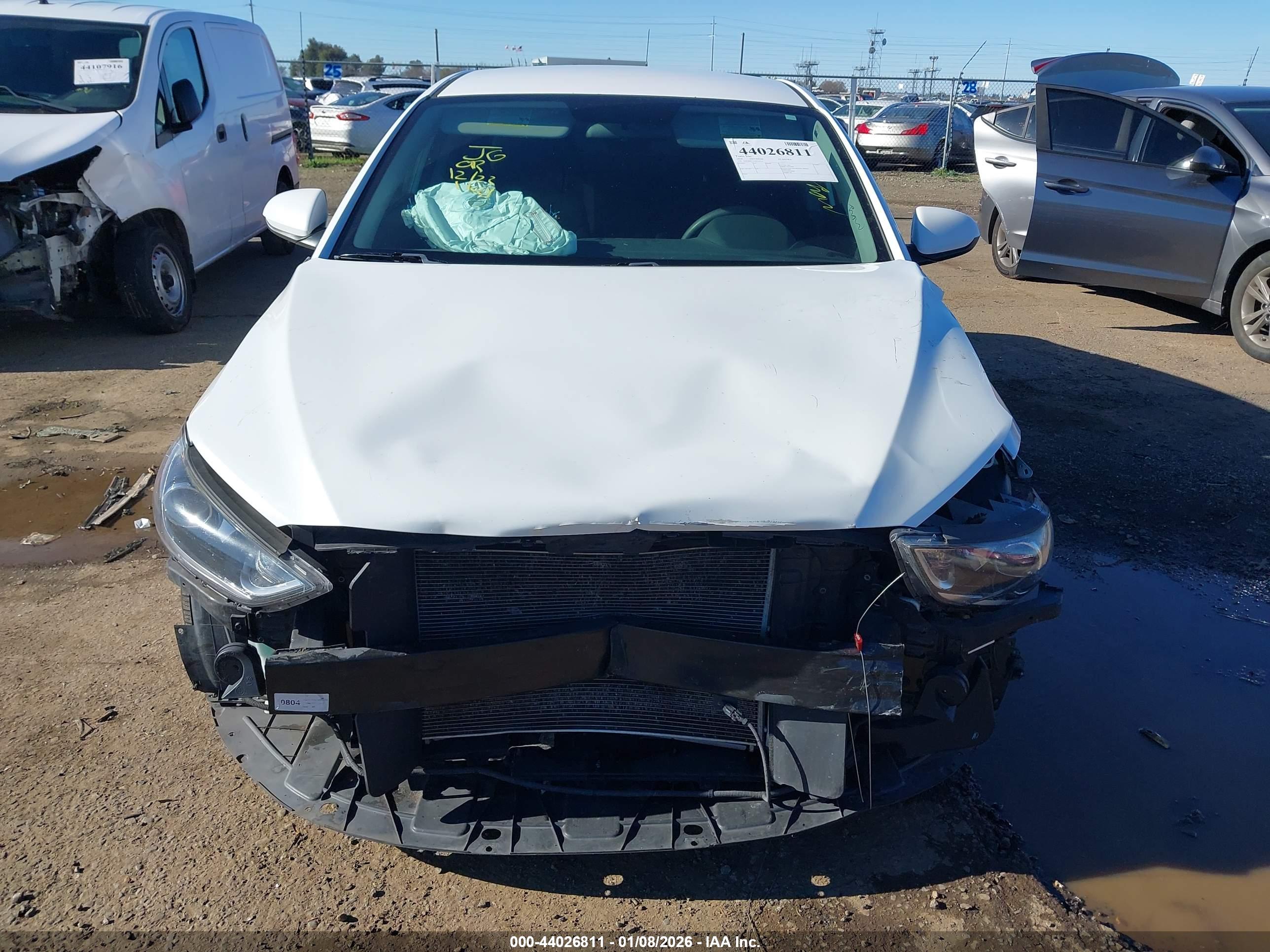 HYUNDAI ELANTRA image 6