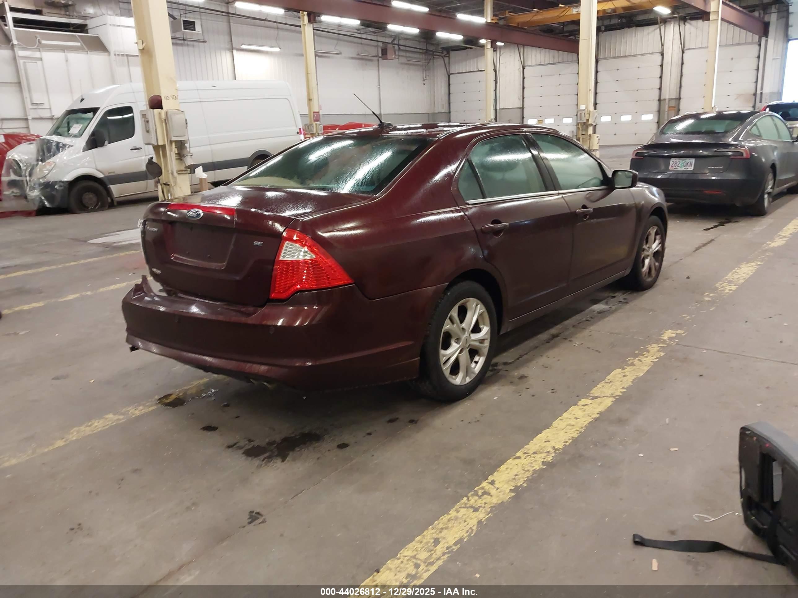 FORD FUSION image 4
