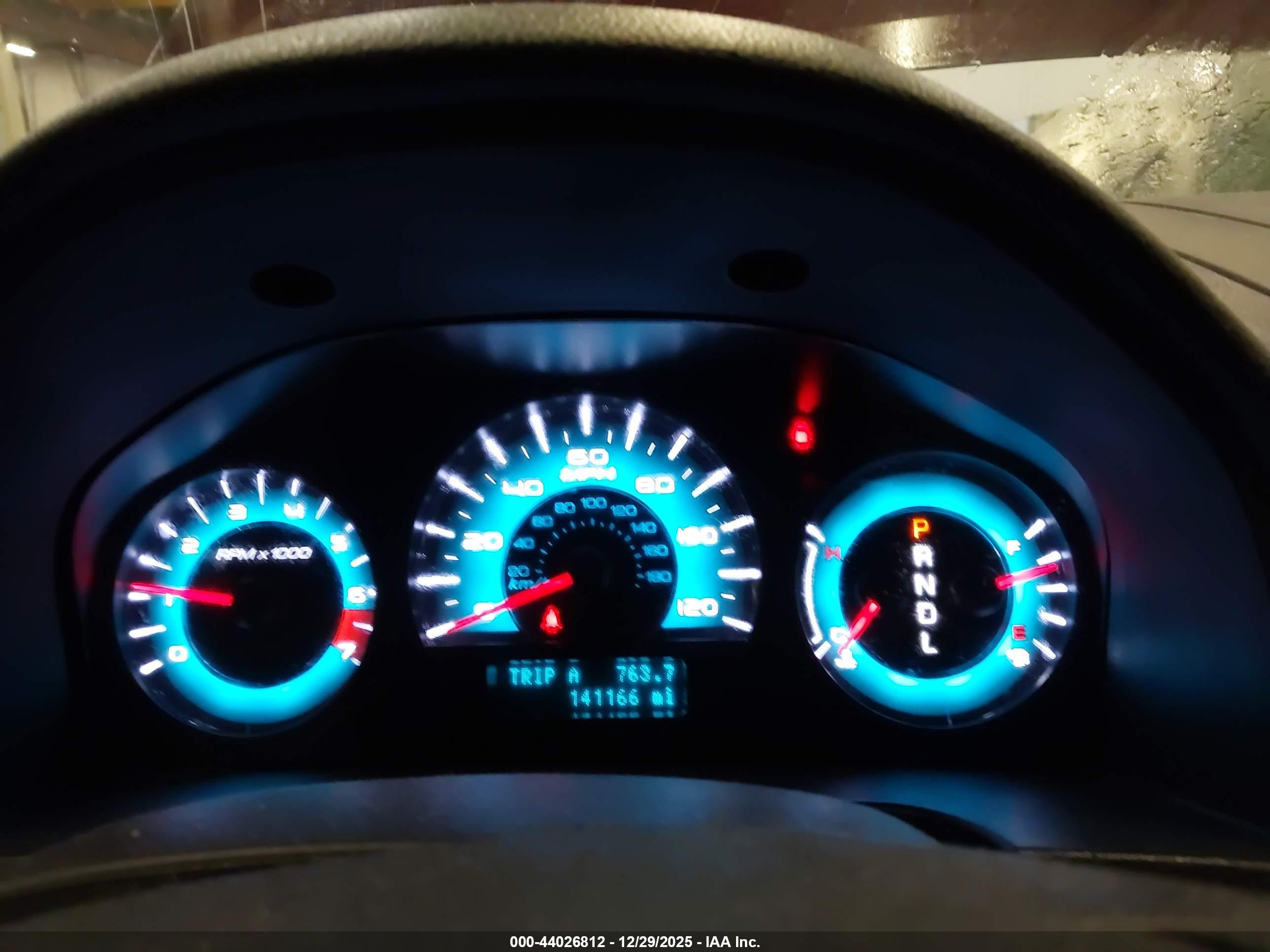 FORD FUSION image 7