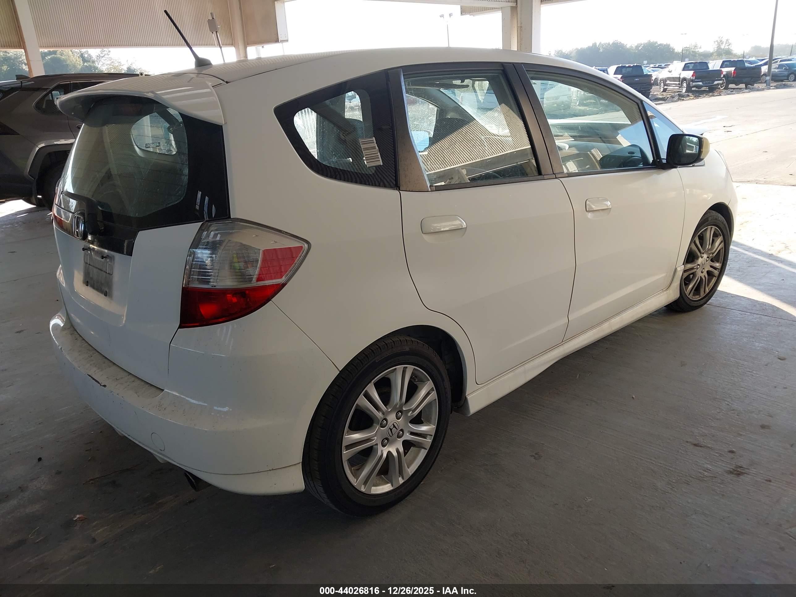 HONDA FIT image 4