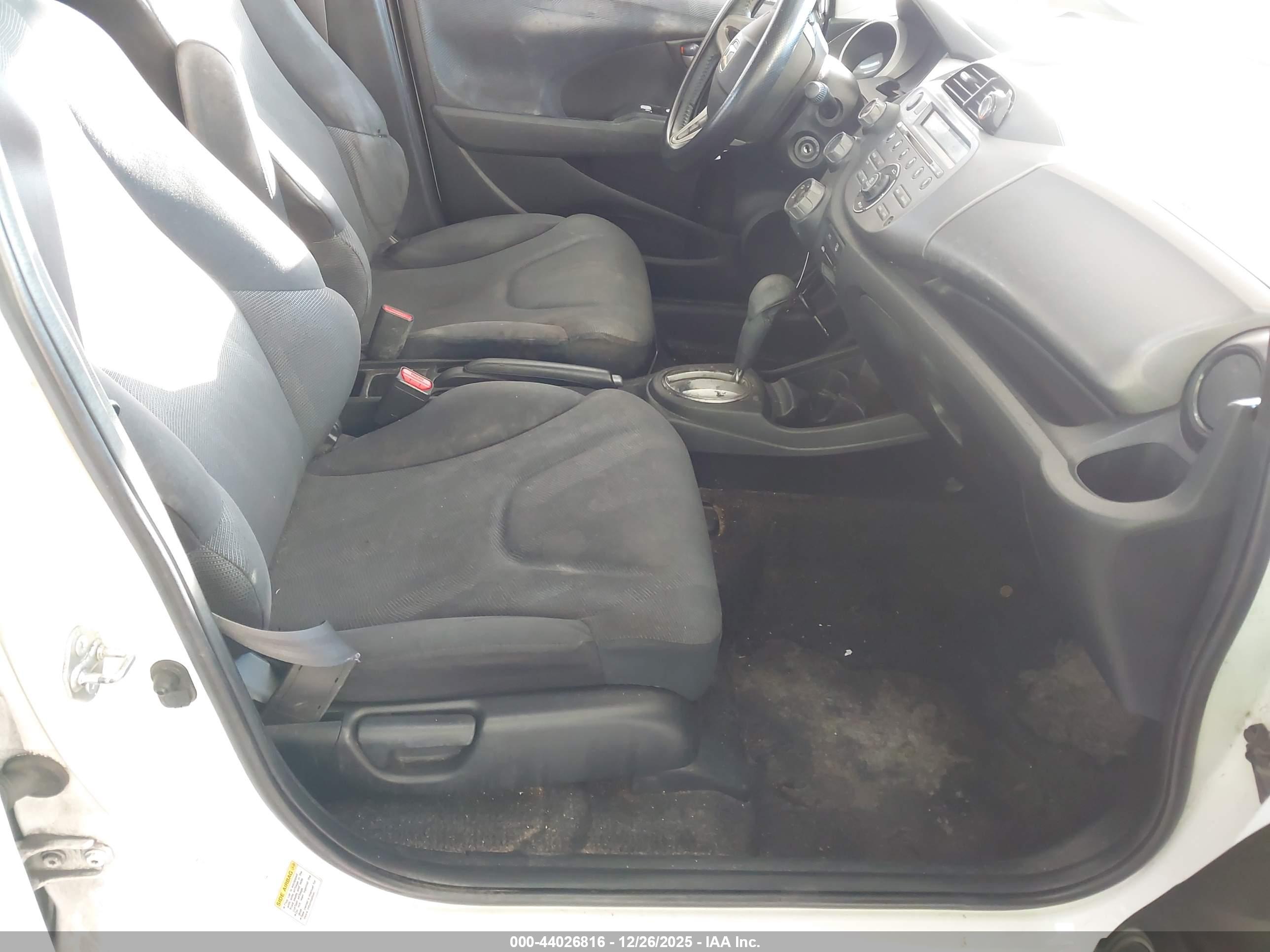 HONDA FIT image 5