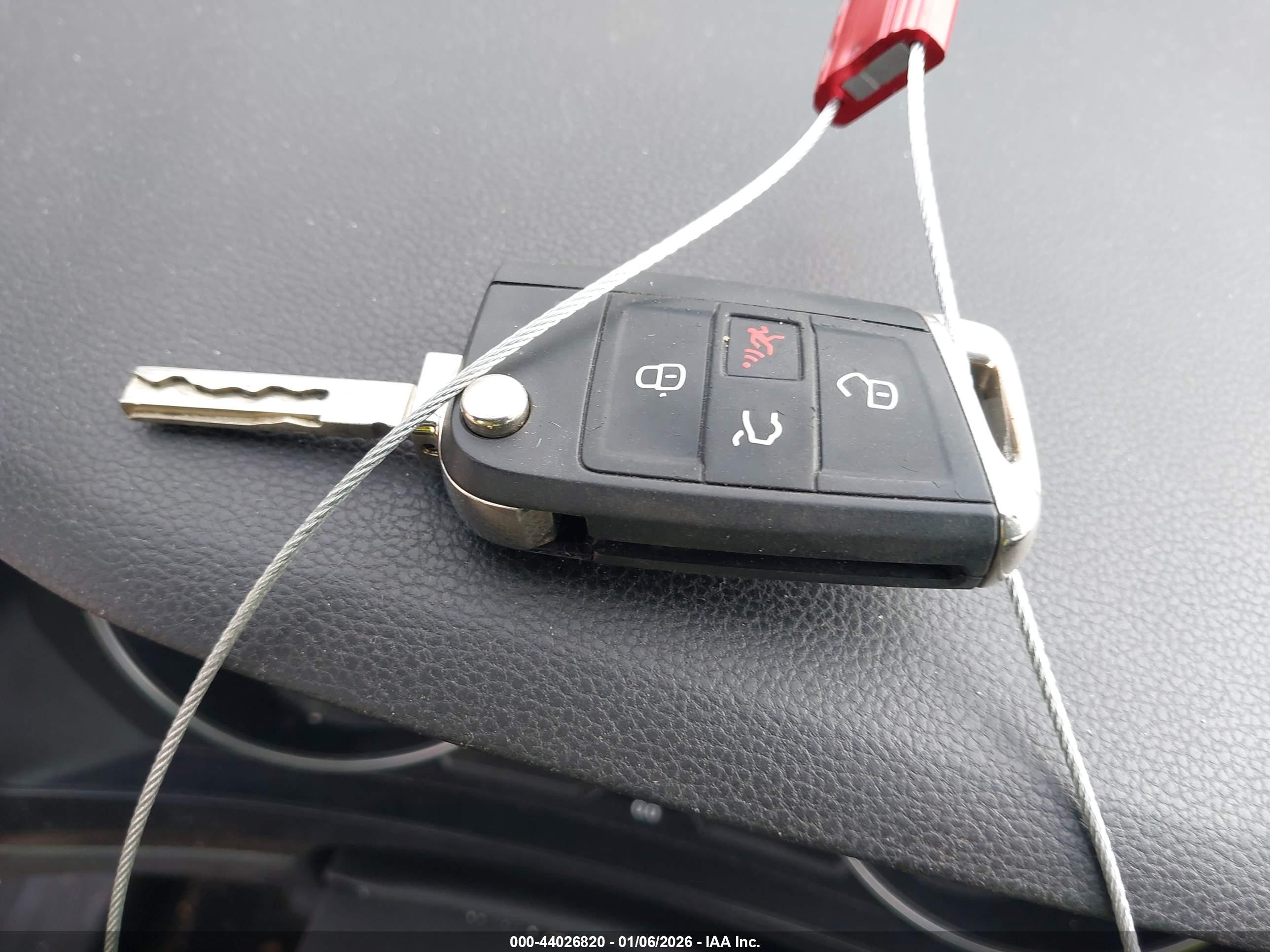 VOLKSWAGEN TIGUAN image 11