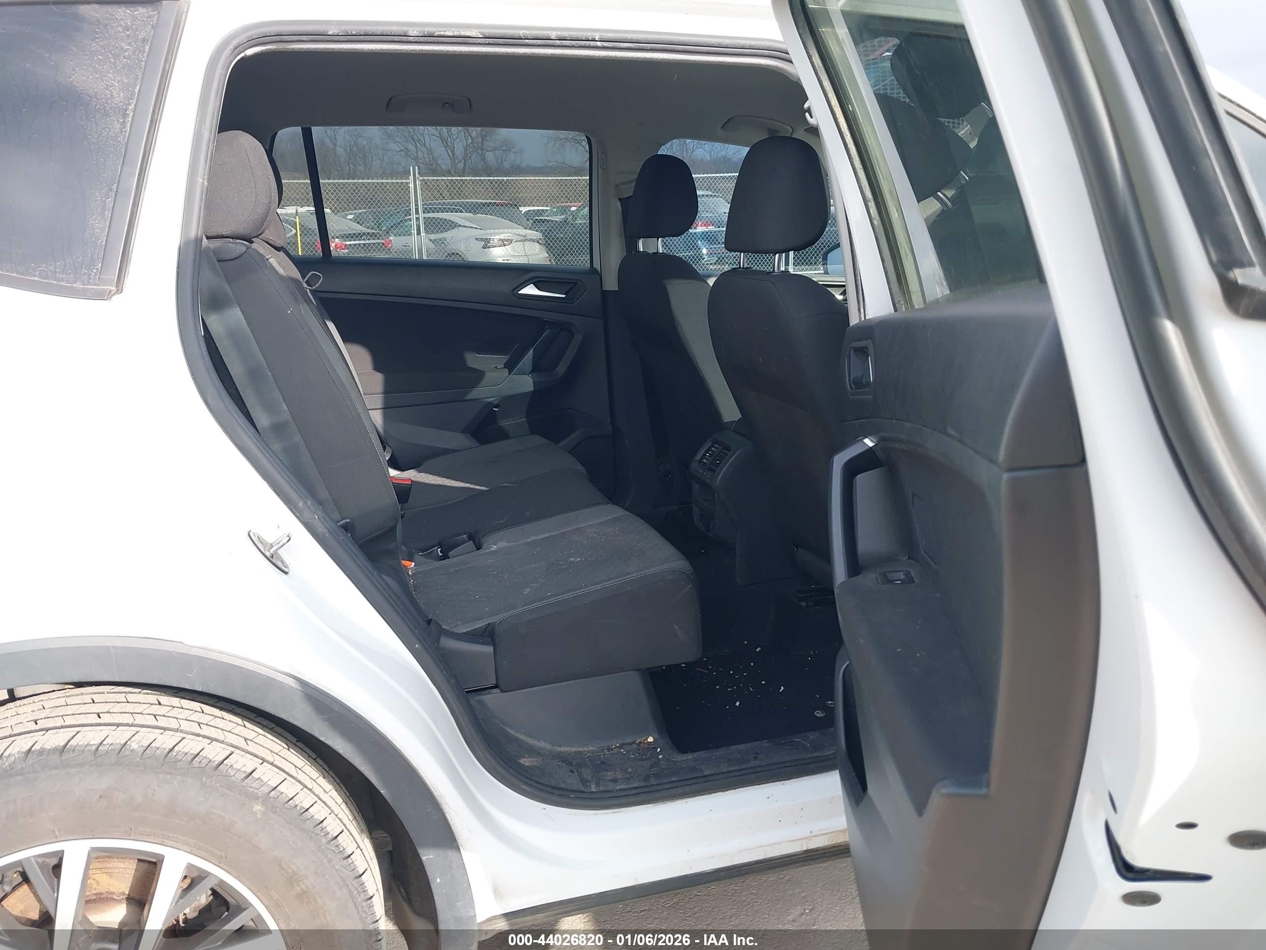 VOLKSWAGEN TIGUAN image 8