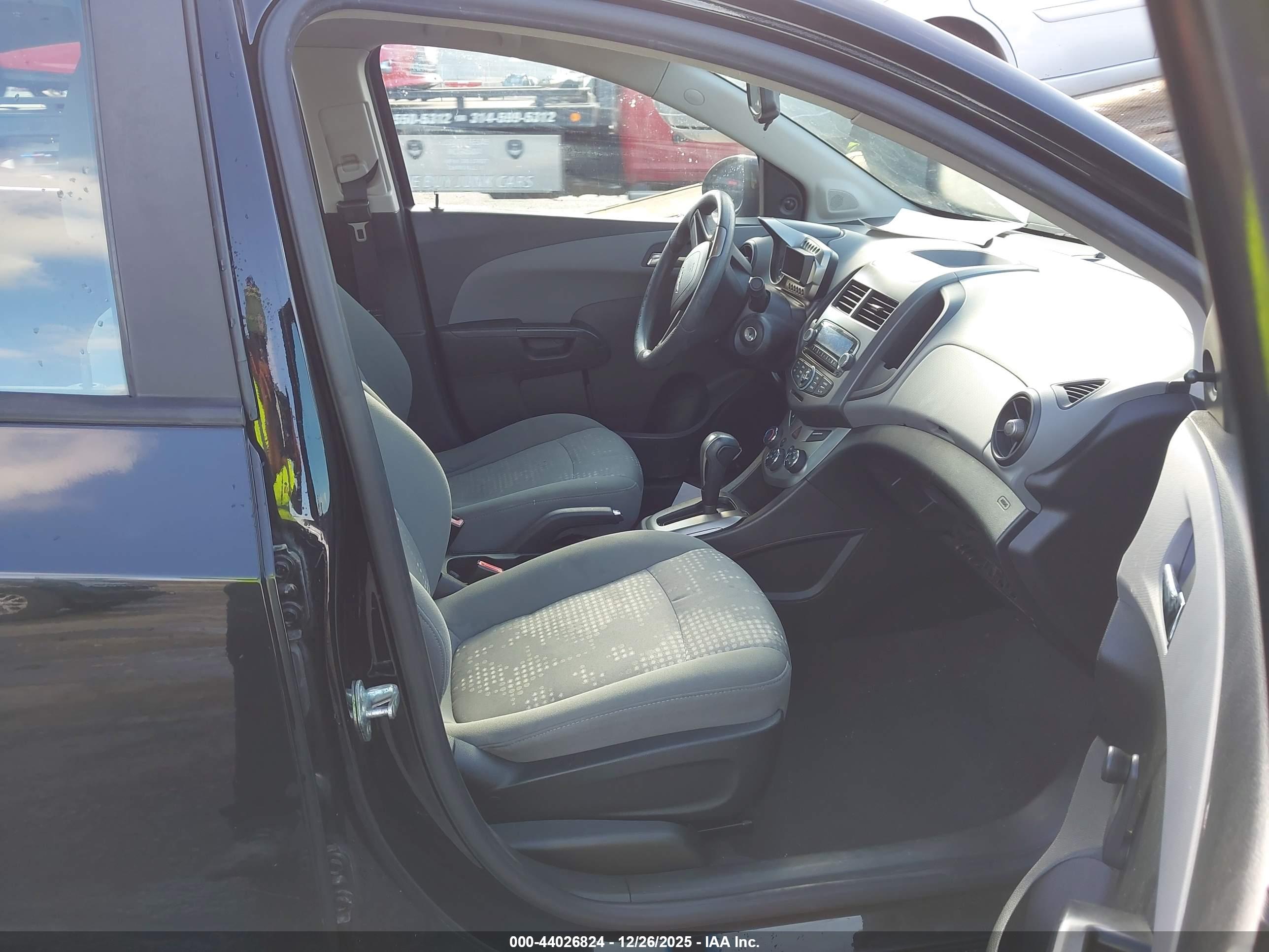 CHEVROLET SONIC image 5
