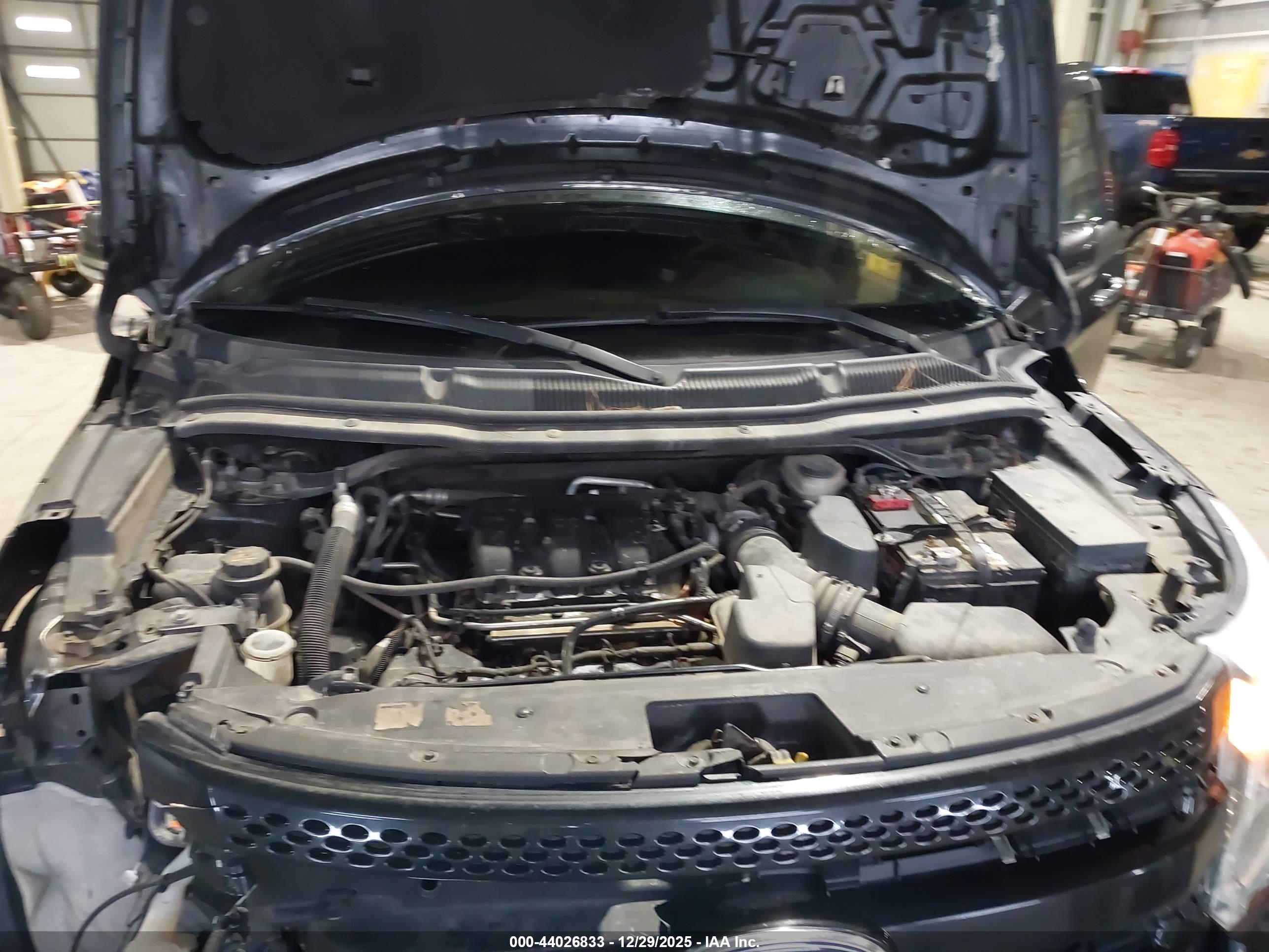 FORD EXPLORER image 10