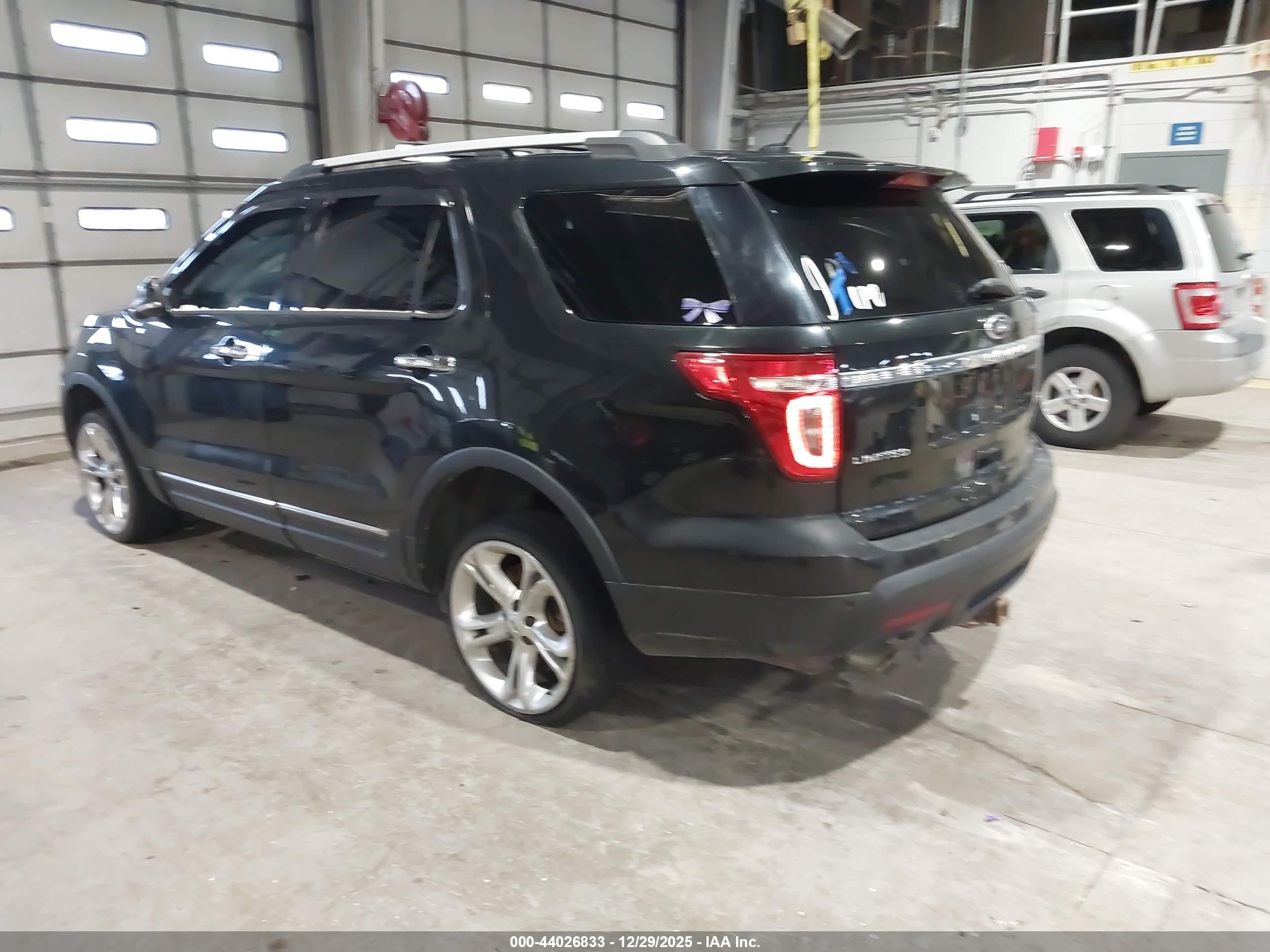 FORD EXPLORER image 3
