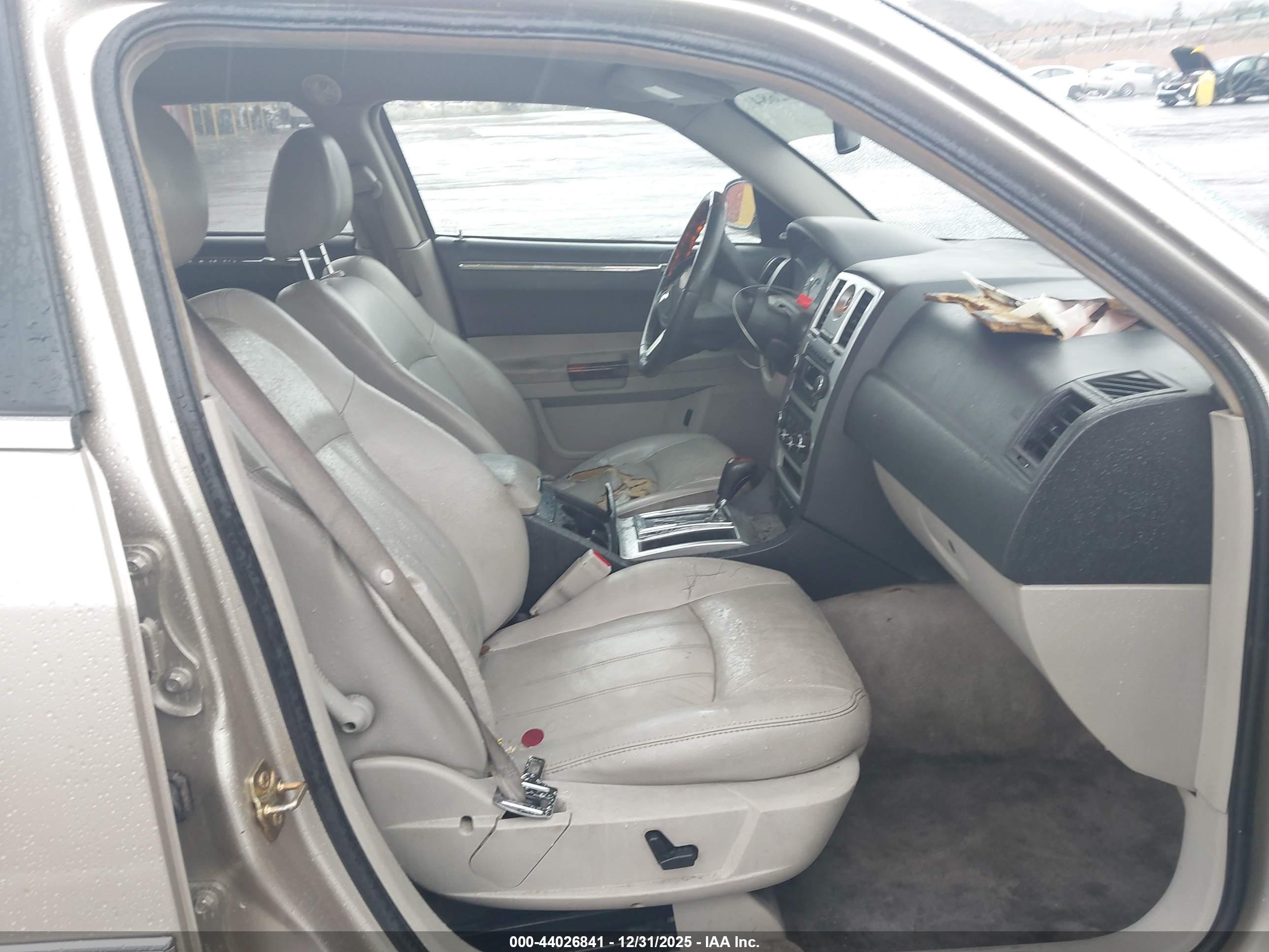 CHRYSLER 300C image 5