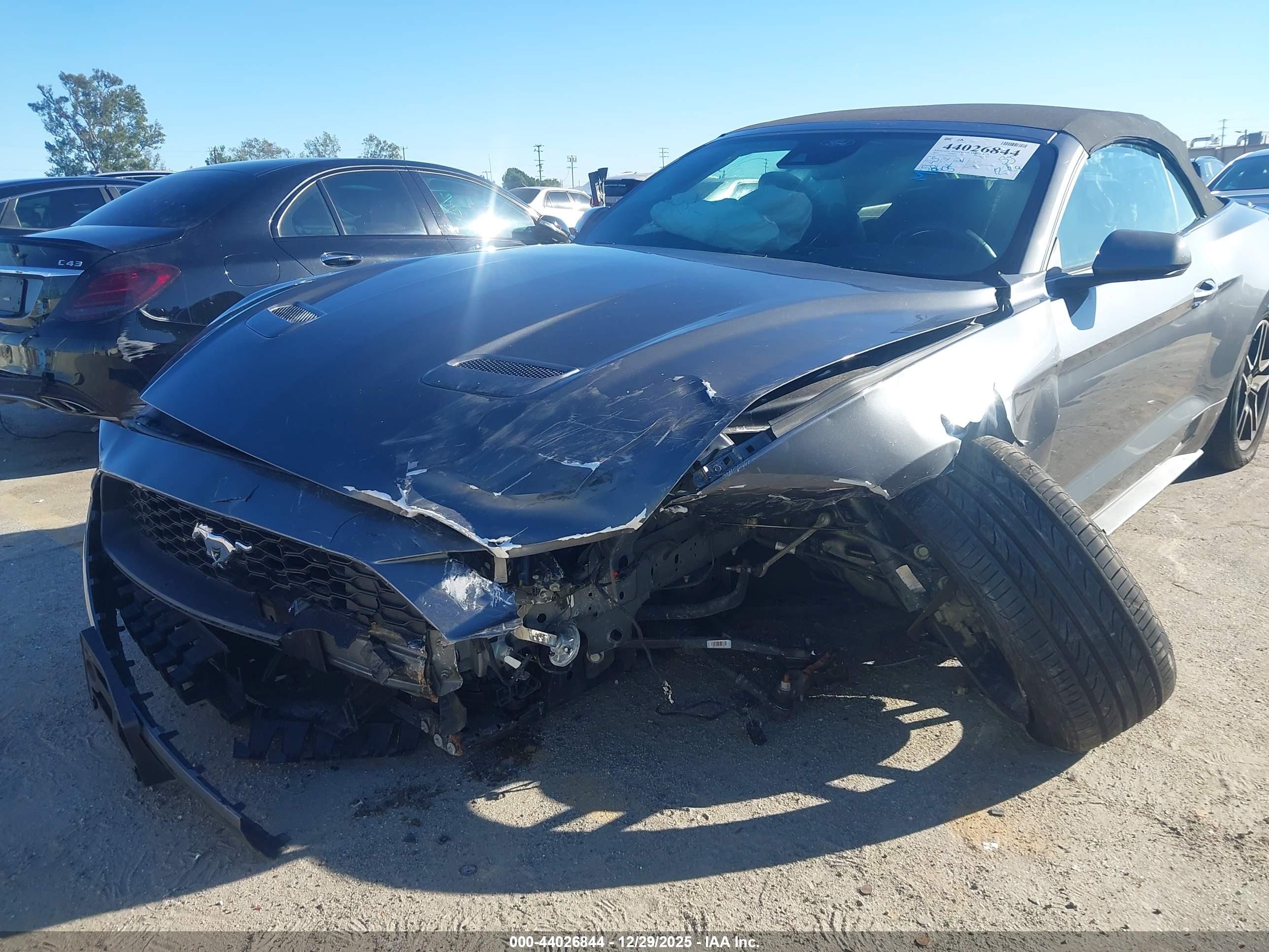 FORD MUSTANG image 6