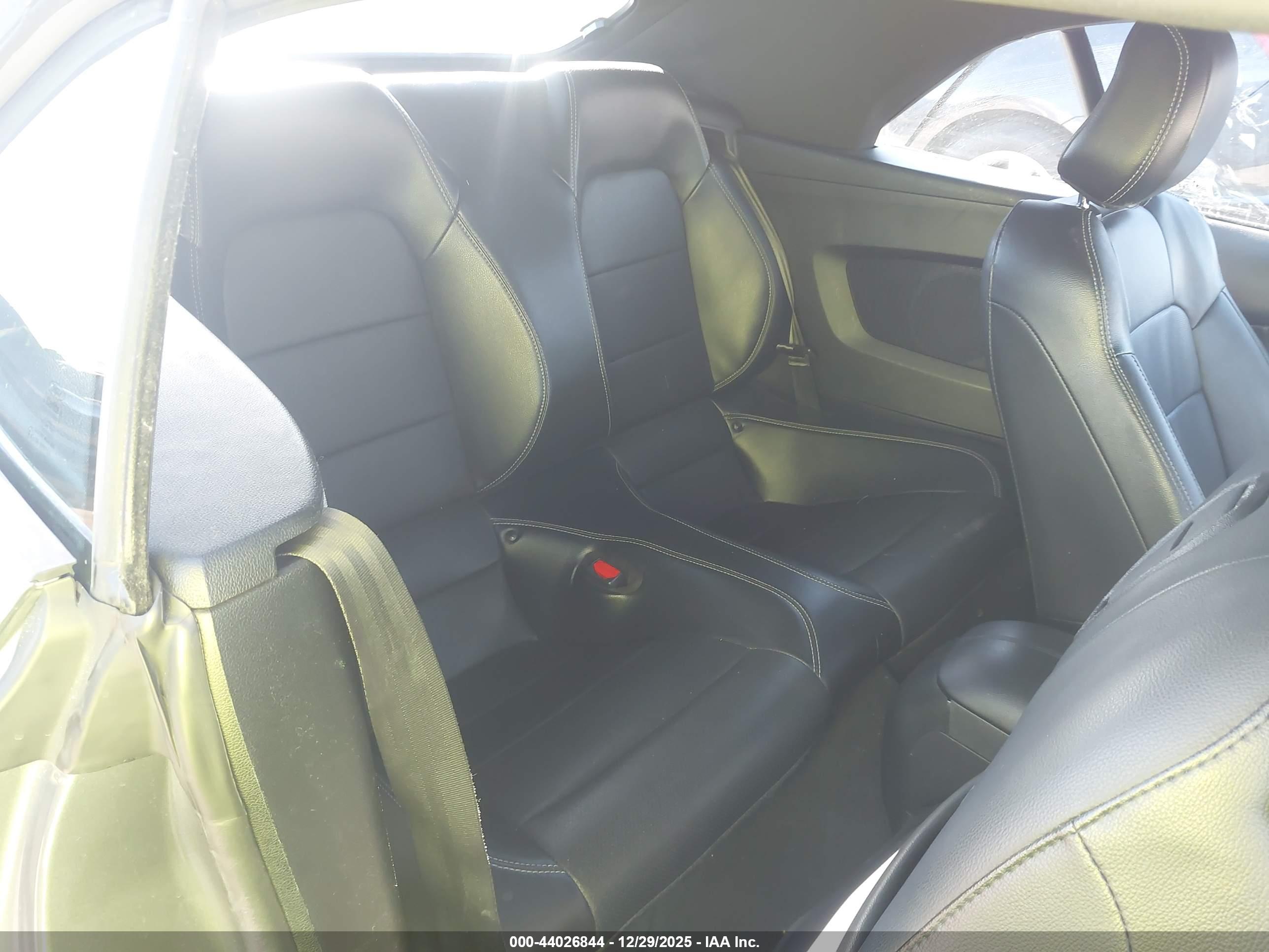 FORD MUSTANG image 8