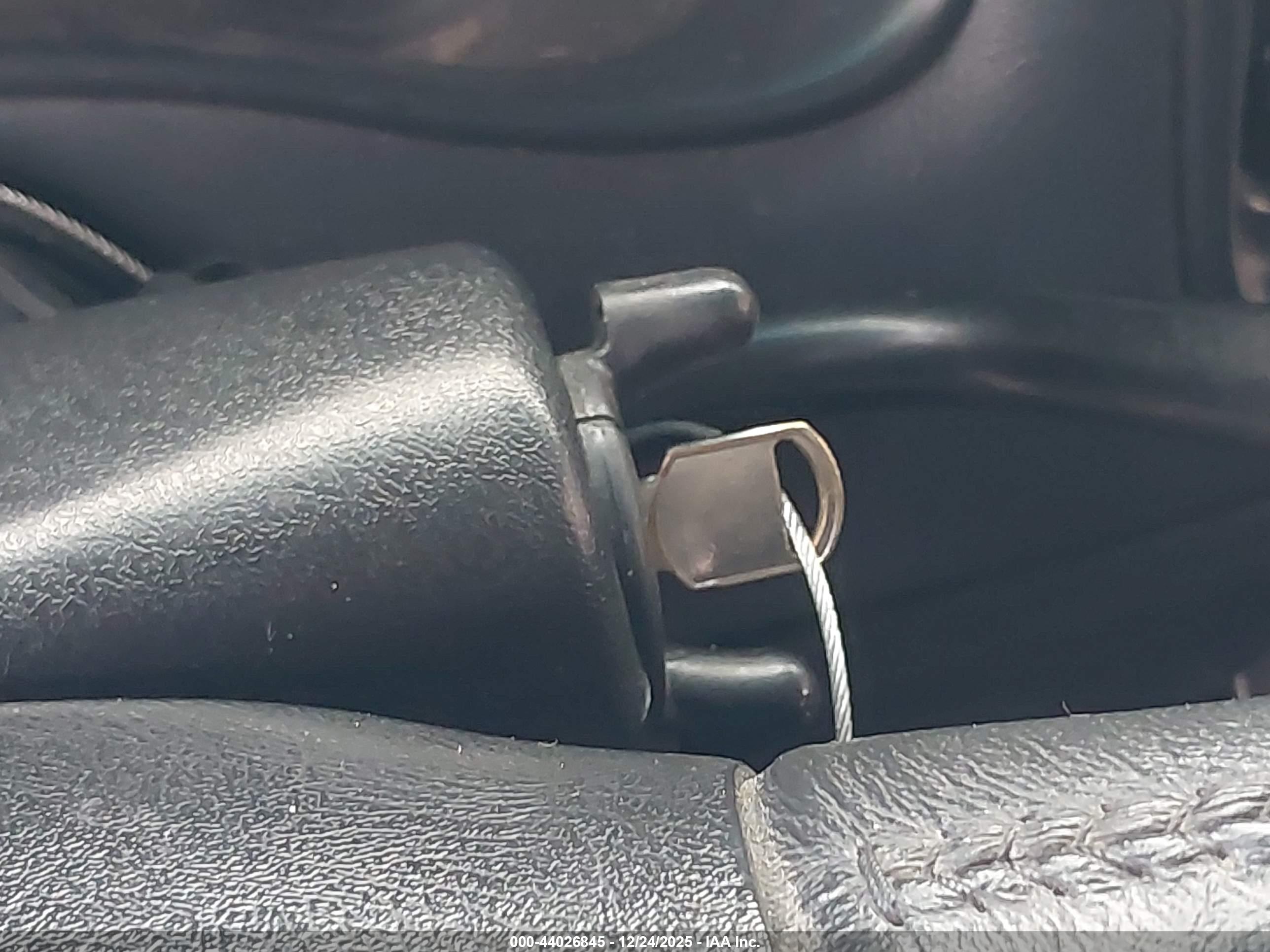 CHEVROLET SILVERADO image 11
