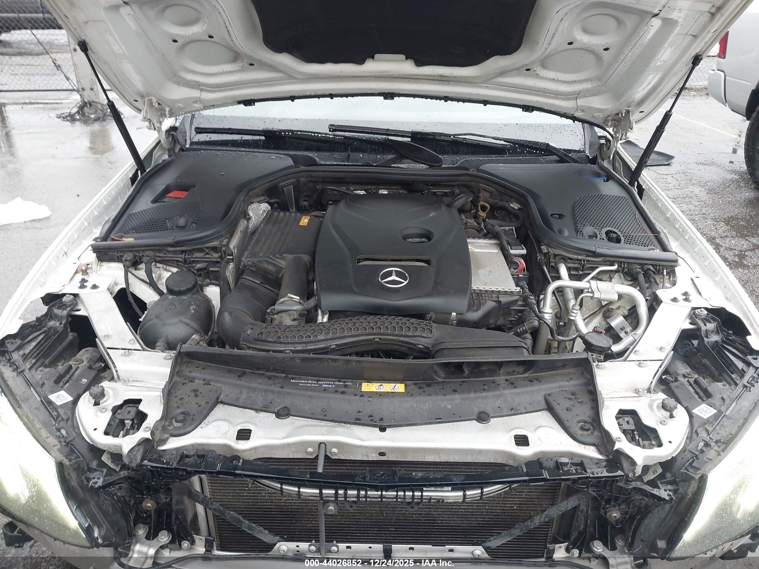 MERCEDES-BENZ E image 10