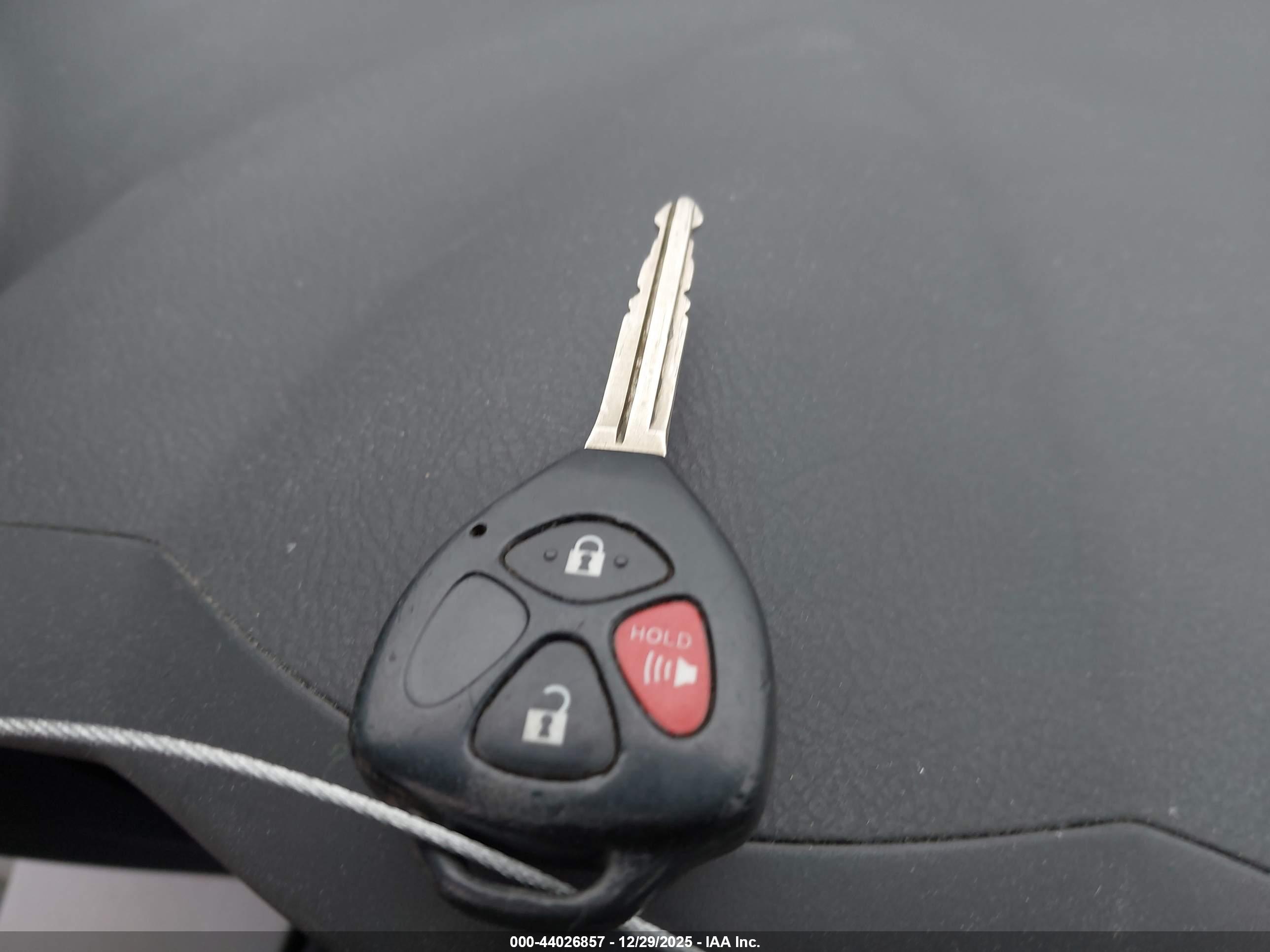 TOYOTA RAV4 image 11