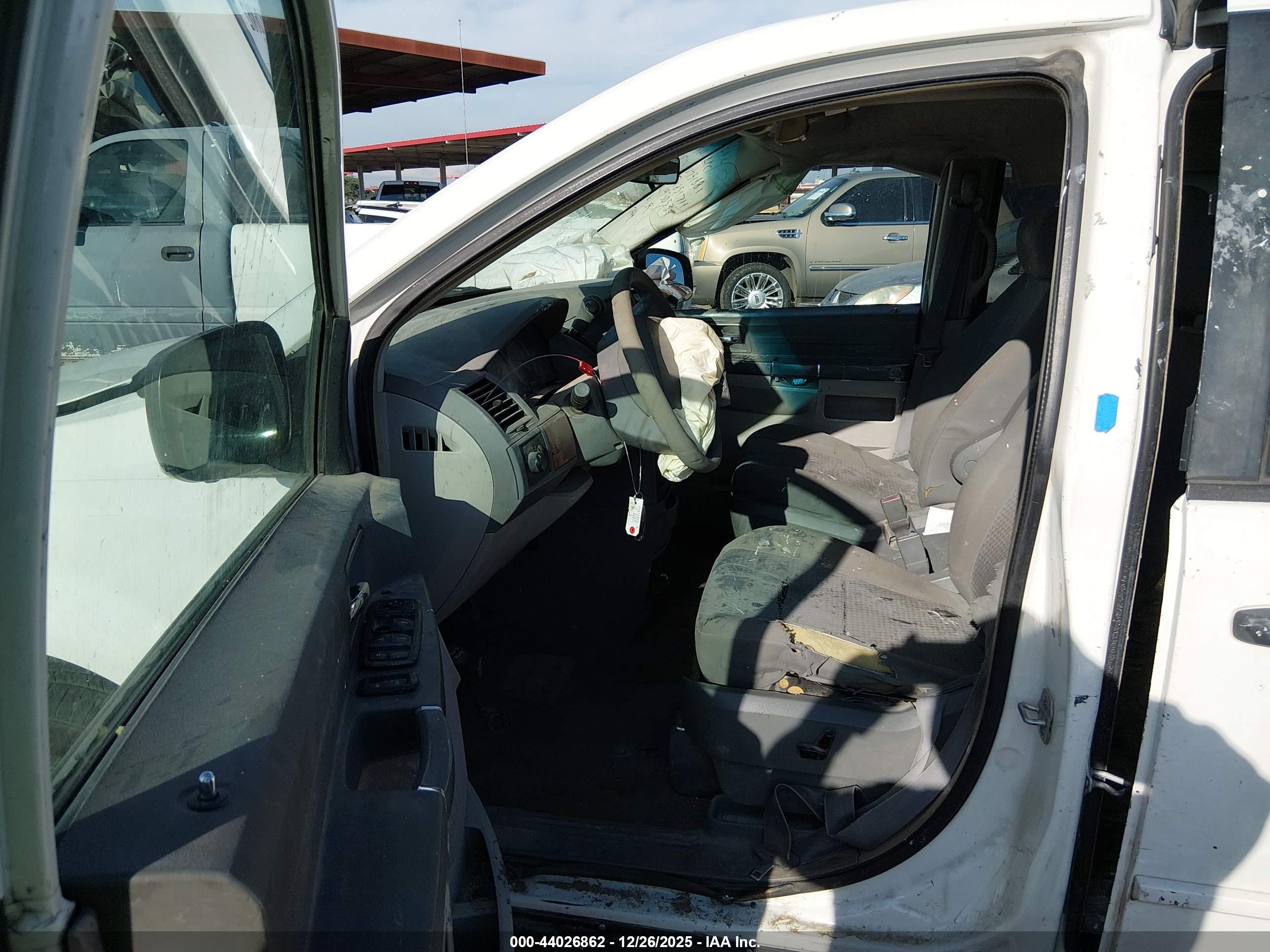 CHRYSLER TOWN image 5