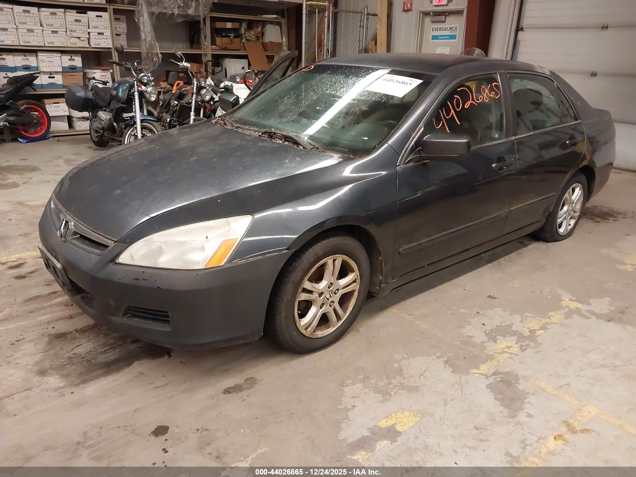 HONDA ACCORD image 2