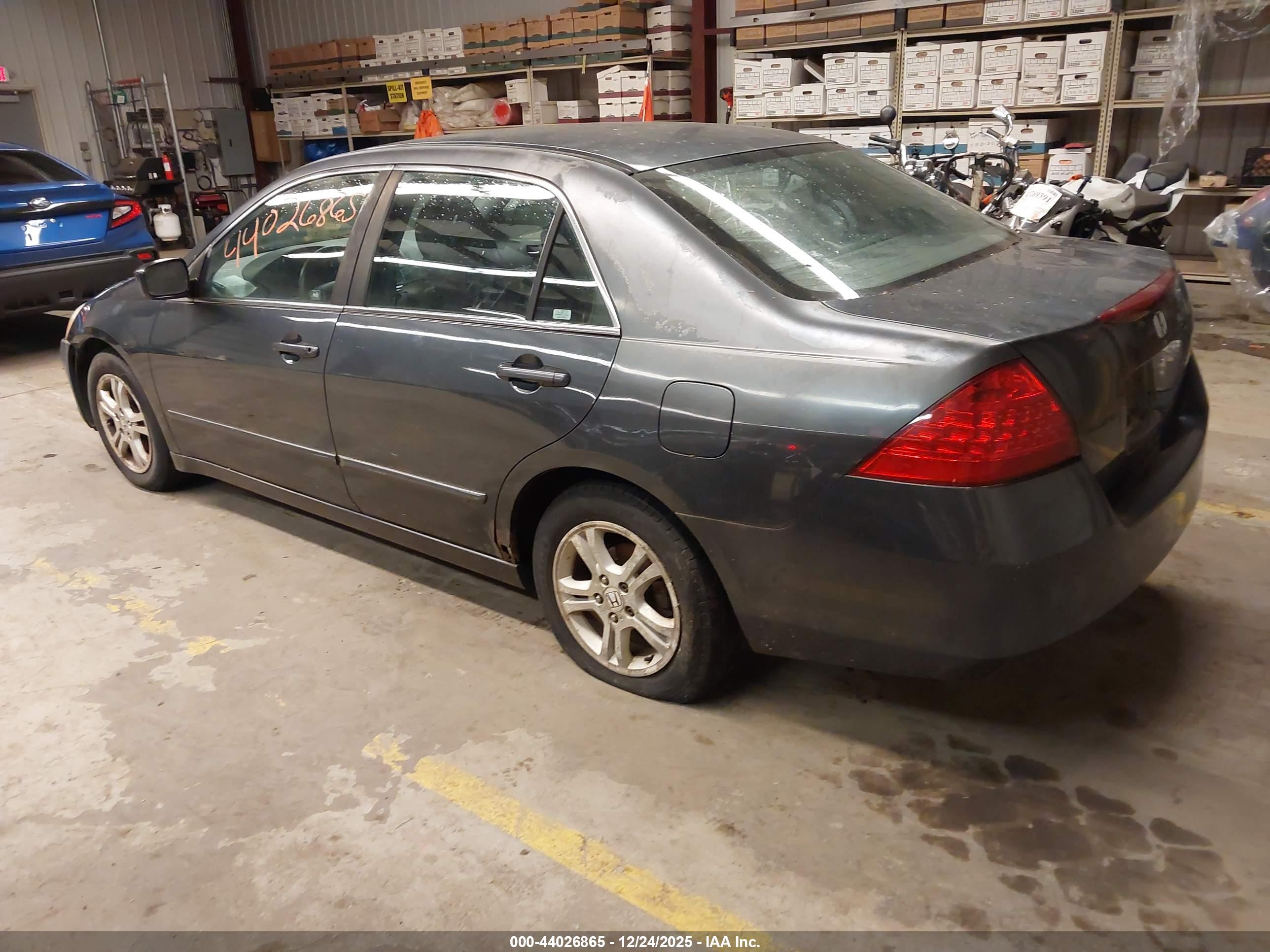 HONDA ACCORD image 3