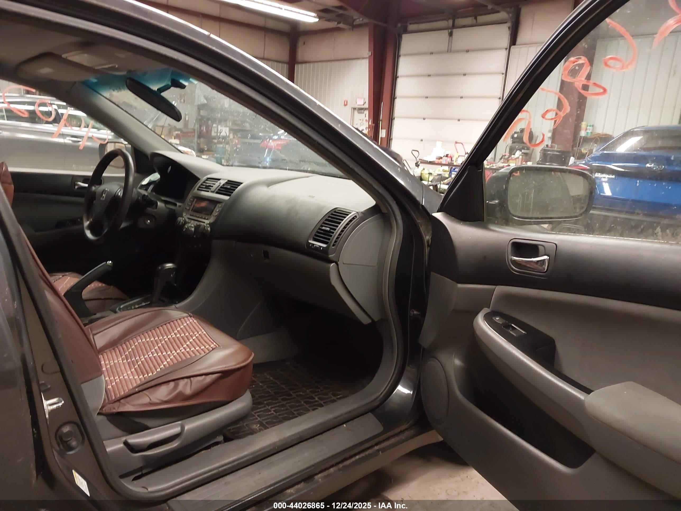 HONDA ACCORD image 5