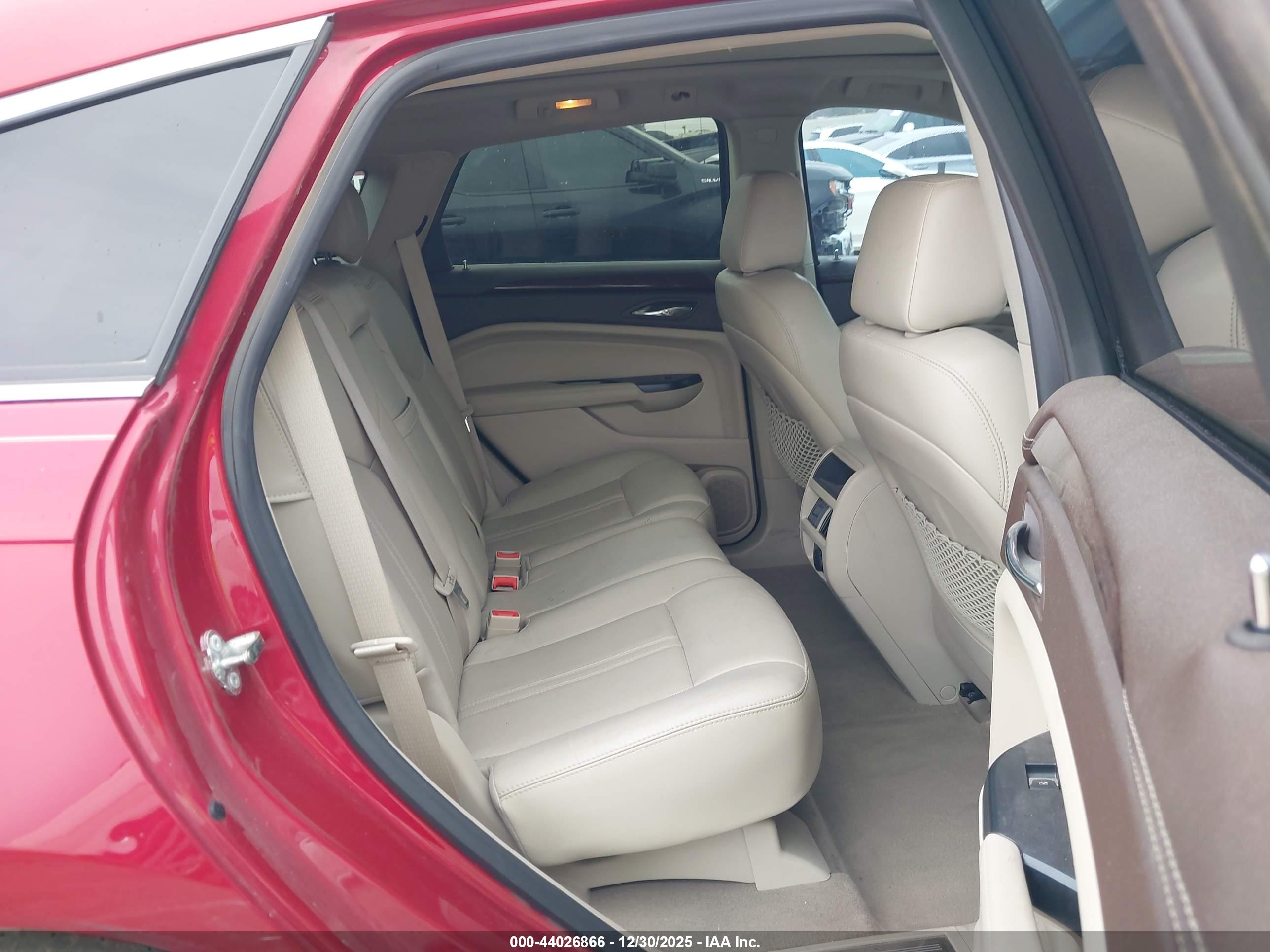 CADILLAC SRX image 8