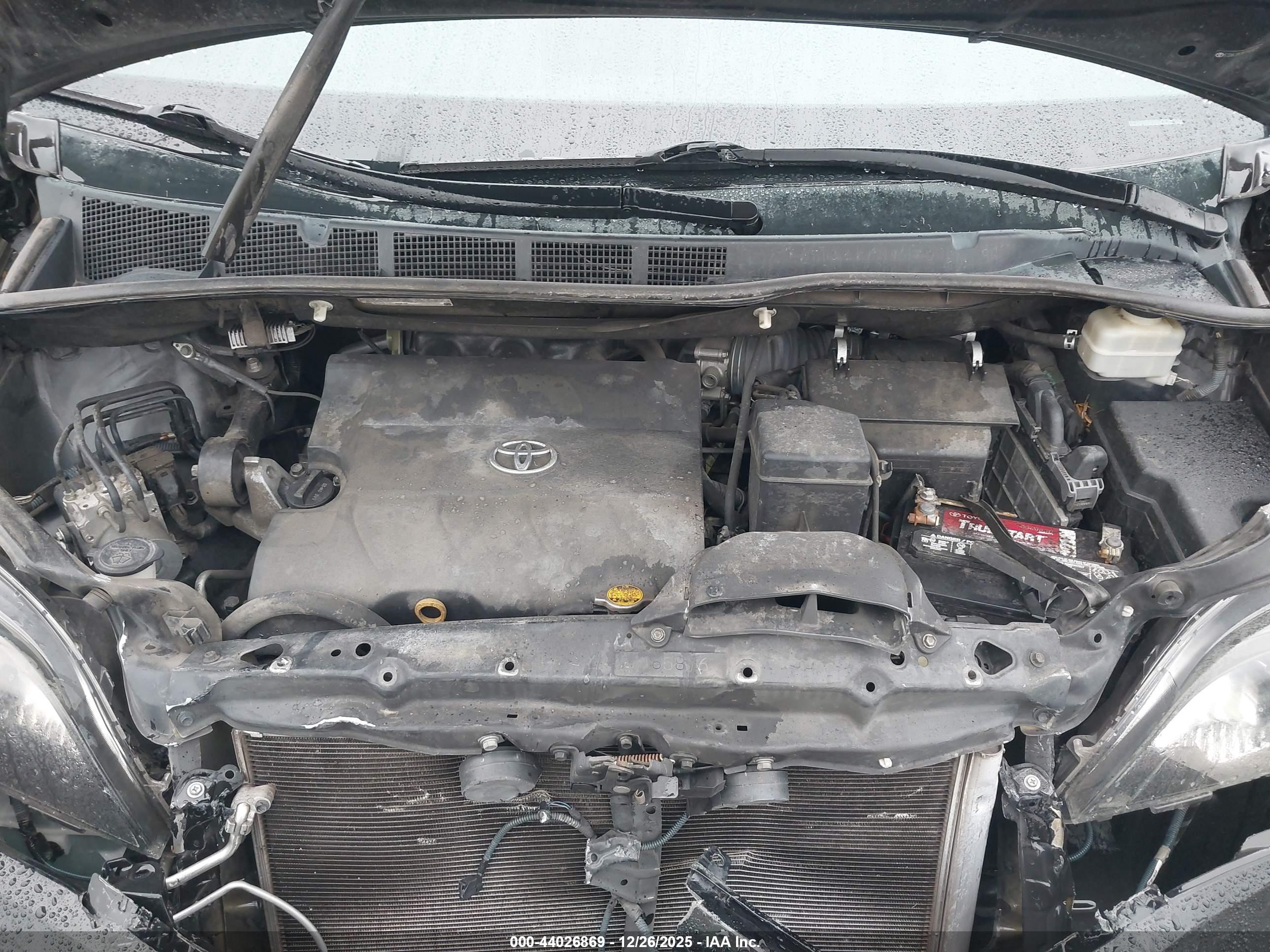 TOYOTA SIENNA image 10