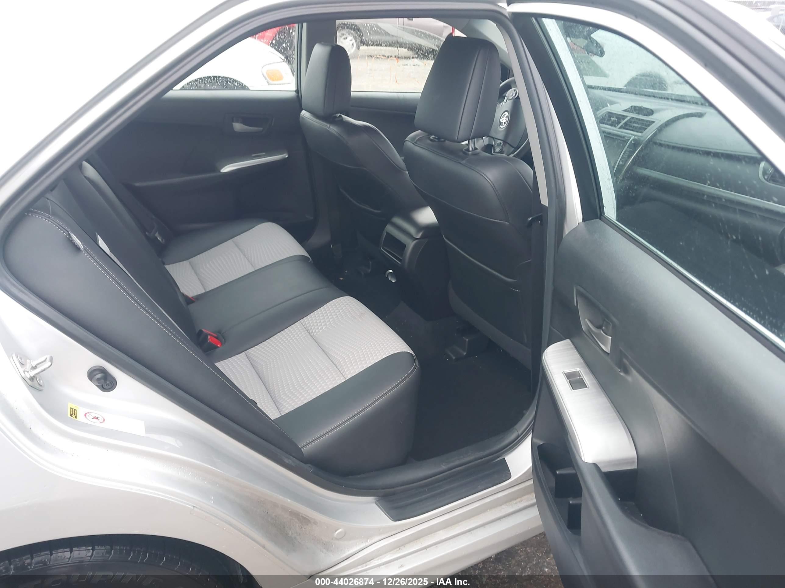 TOYOTA CAMRY image 8