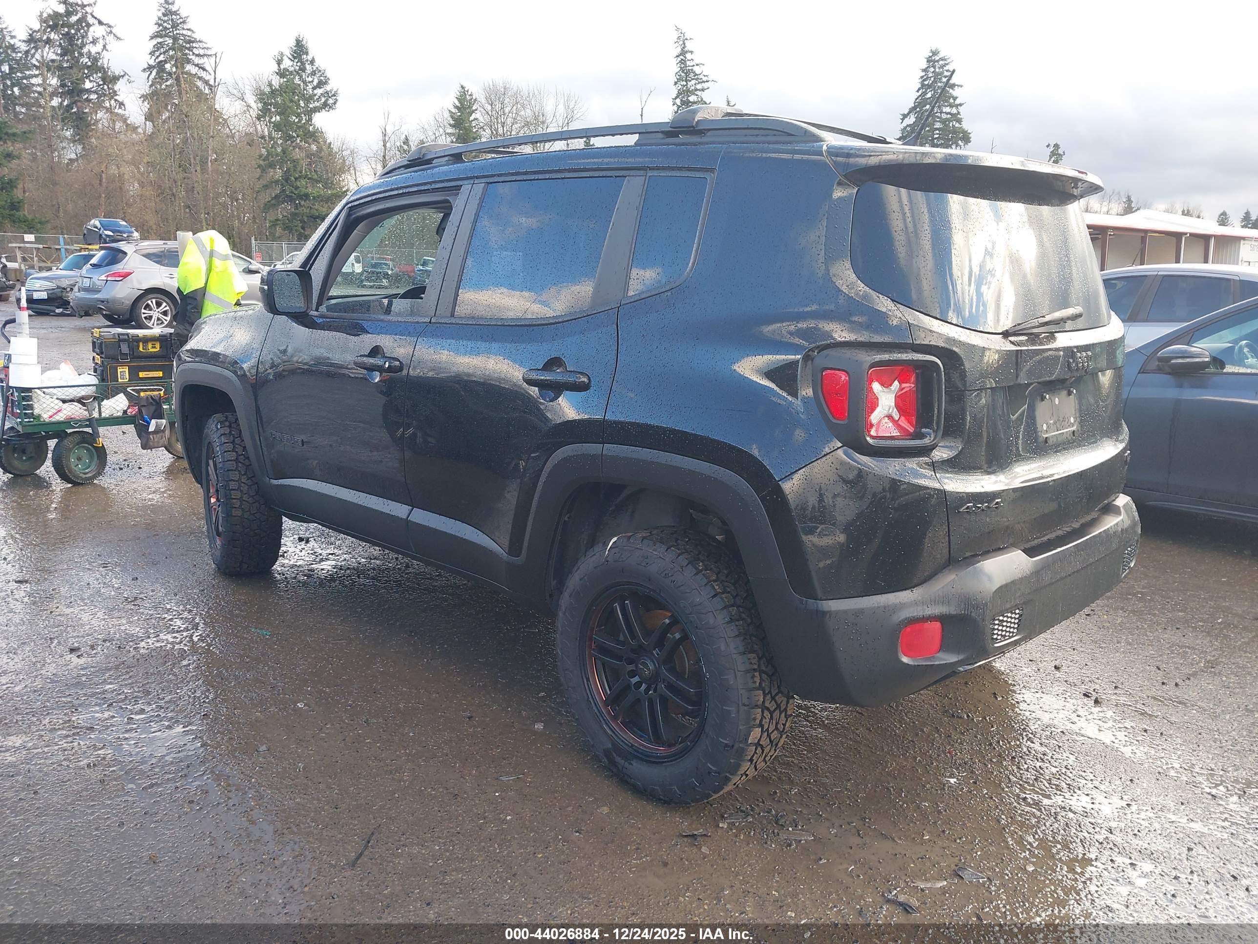 JEEP RENEGADE image 3