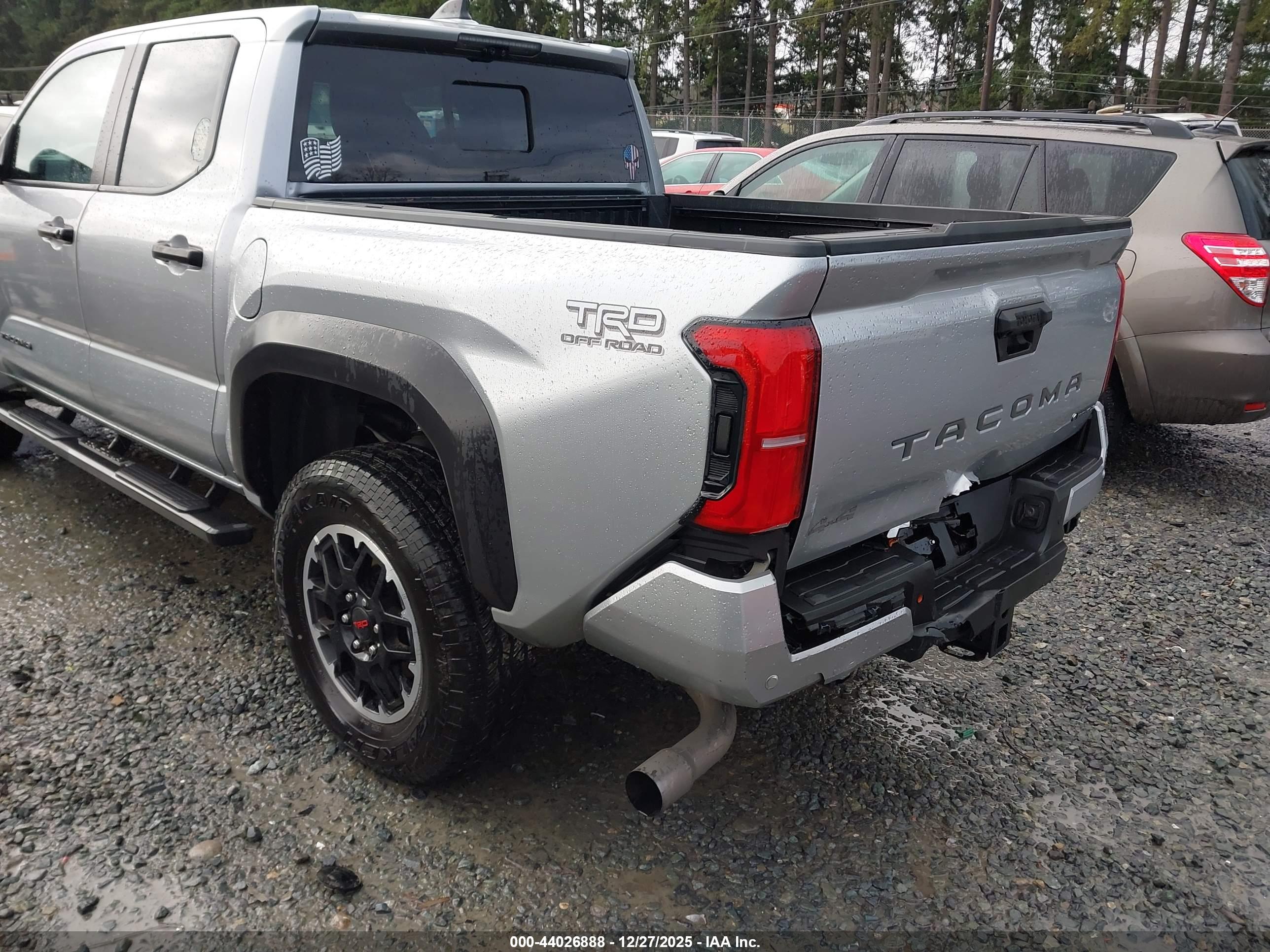 TOYOTA TACOMA image 6
