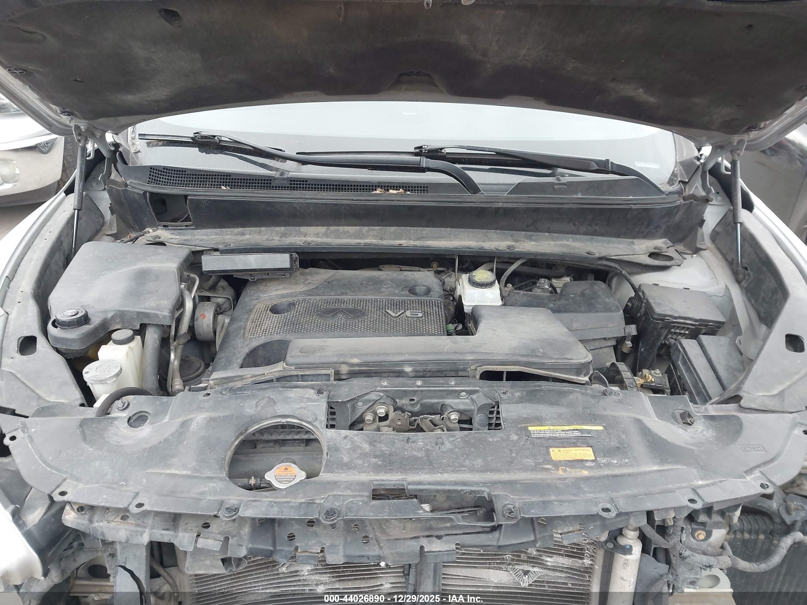 INFINITI JX35 image 10