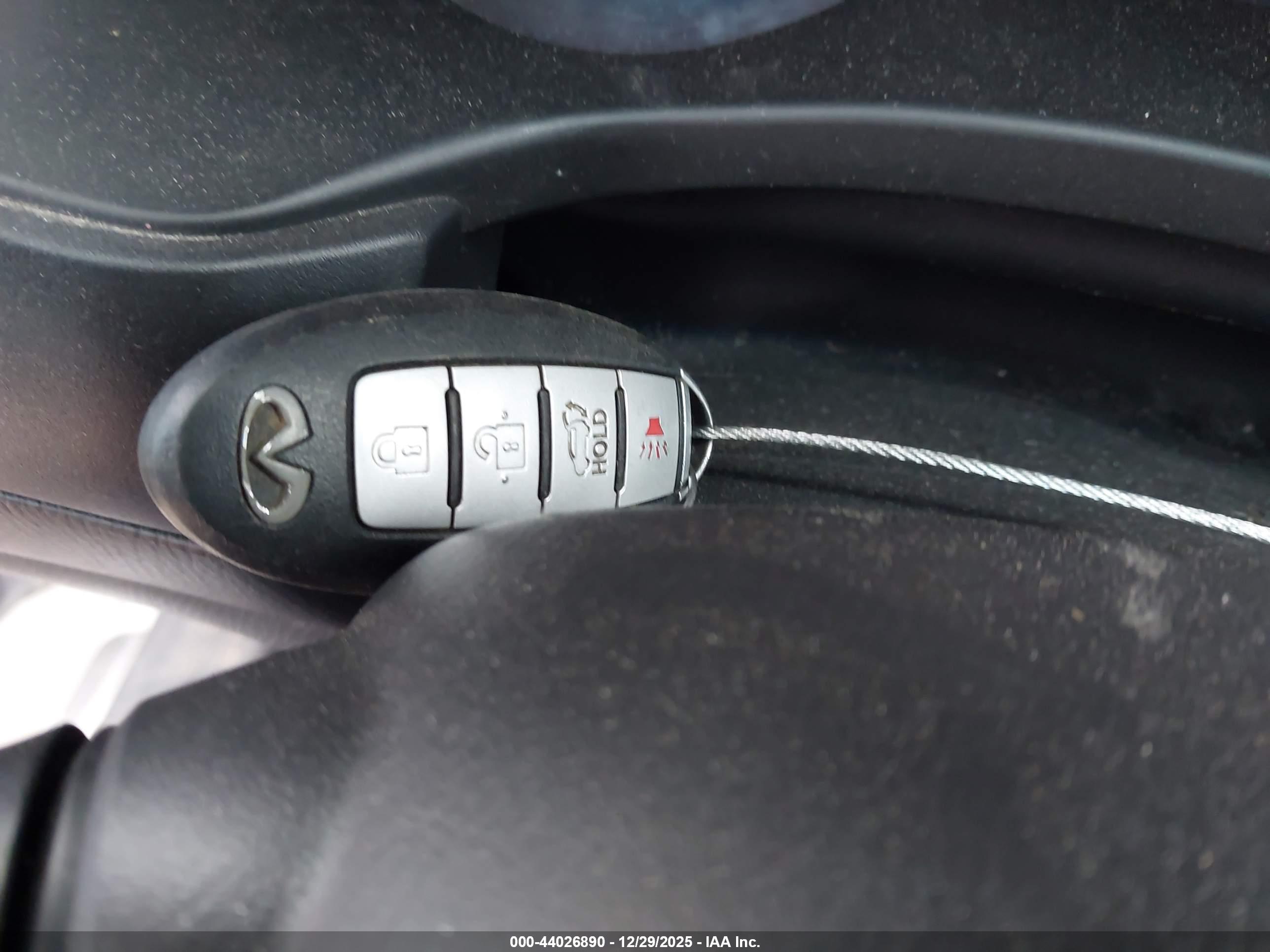 INFINITI JX35 image 11