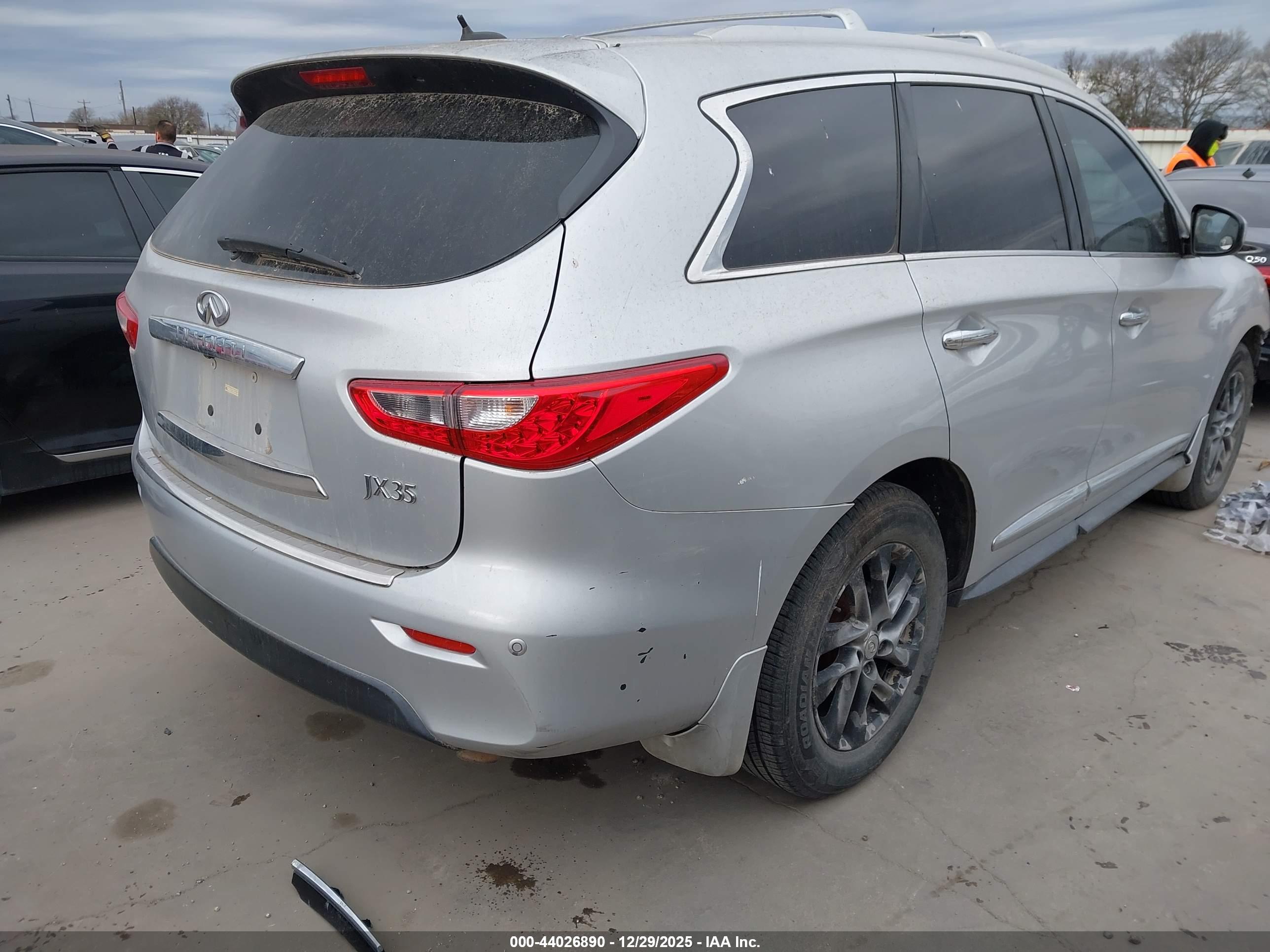 INFINITI JX35 image 4
