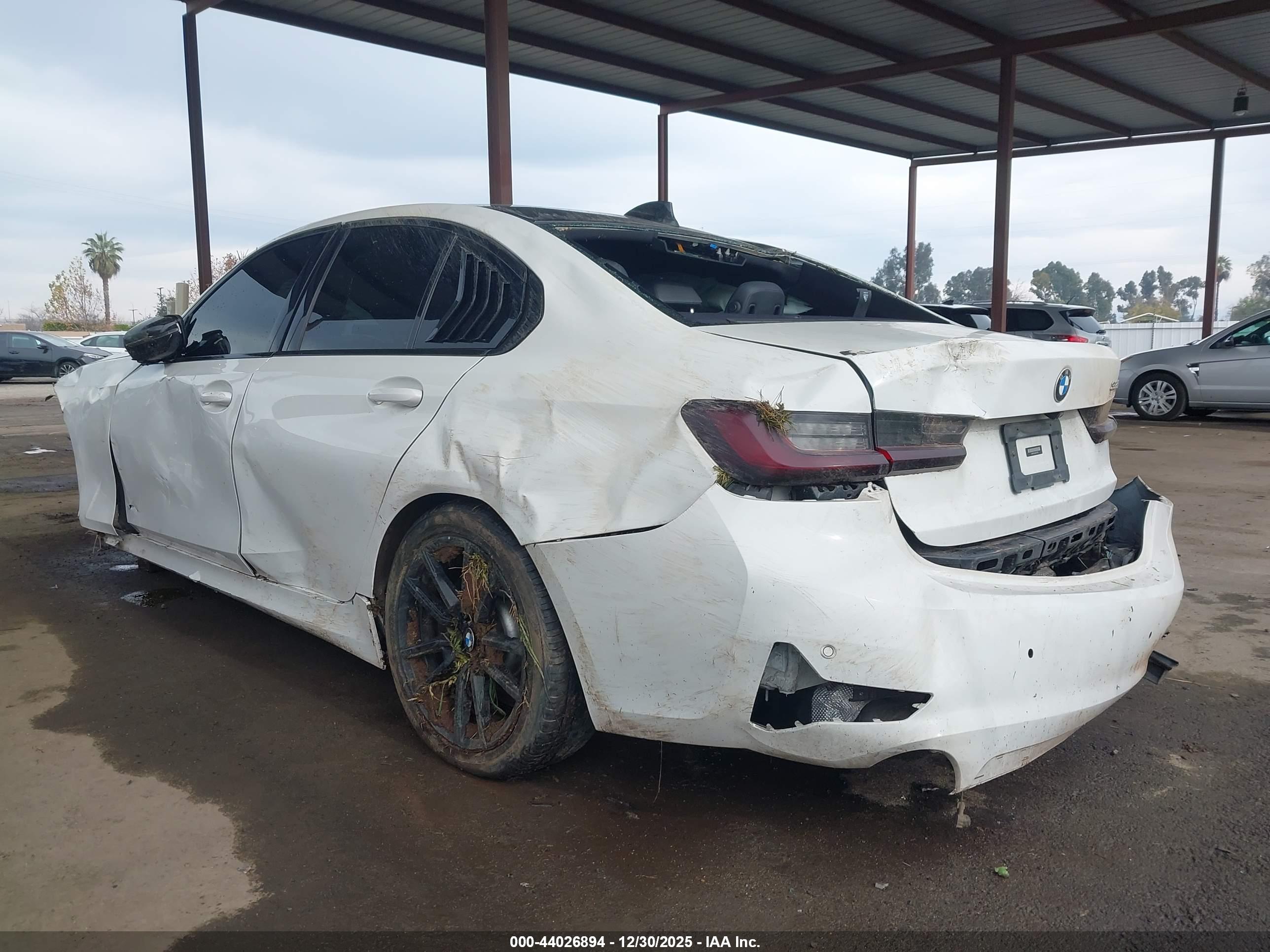 BMW 330I image 3