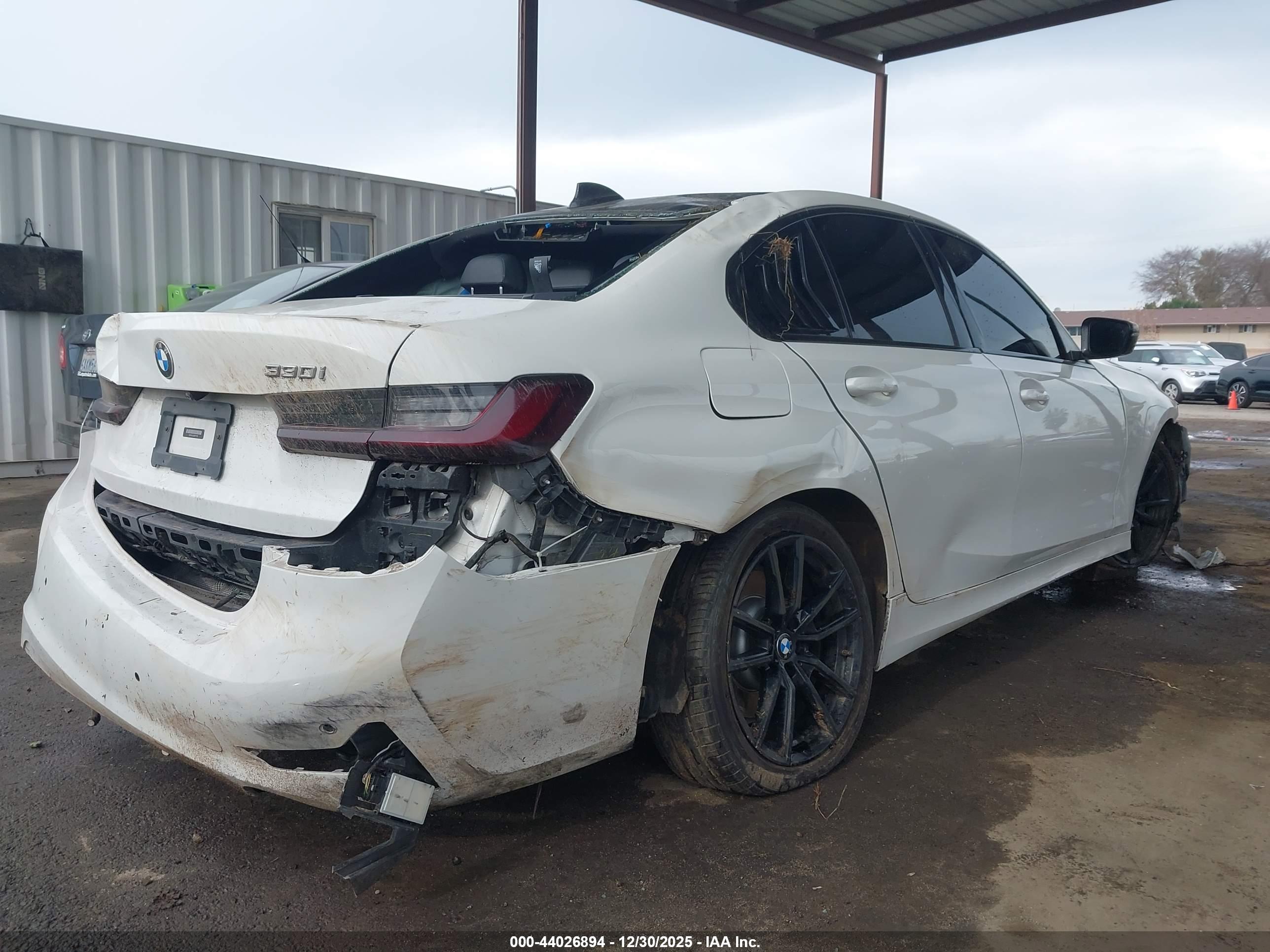 BMW 330I image 4
