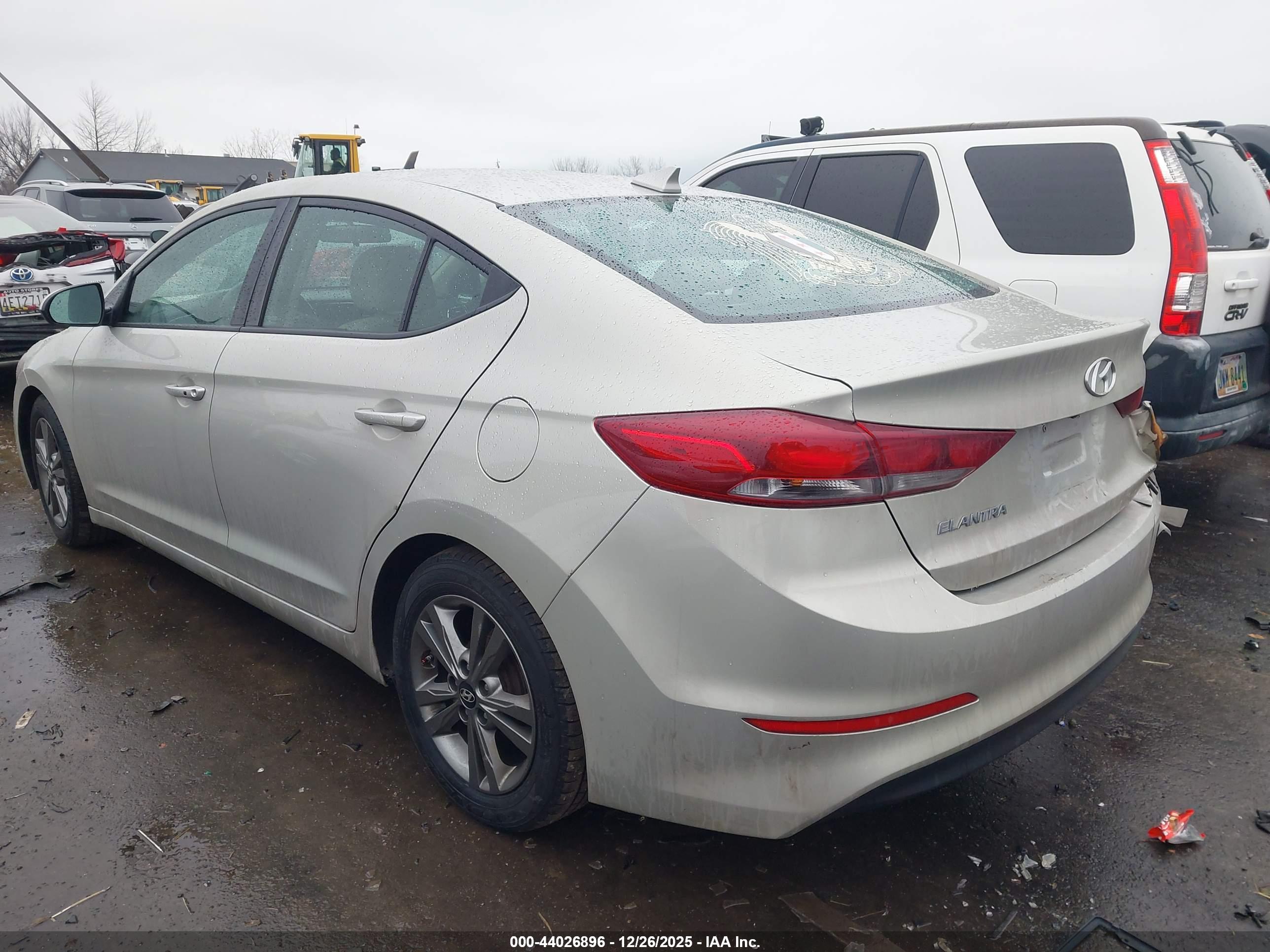 HYUNDAI ELANTRA image 3