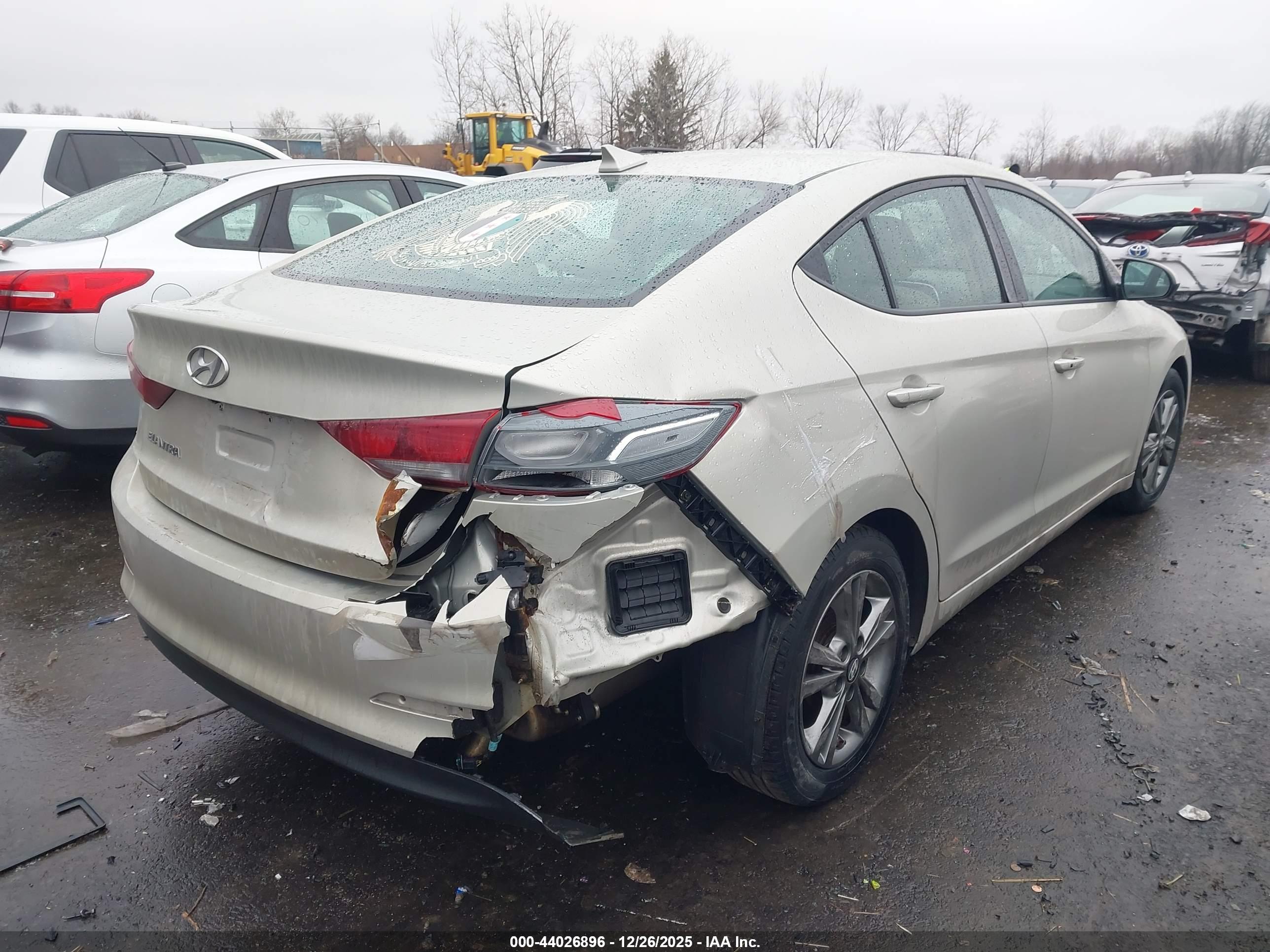 HYUNDAI ELANTRA image 4