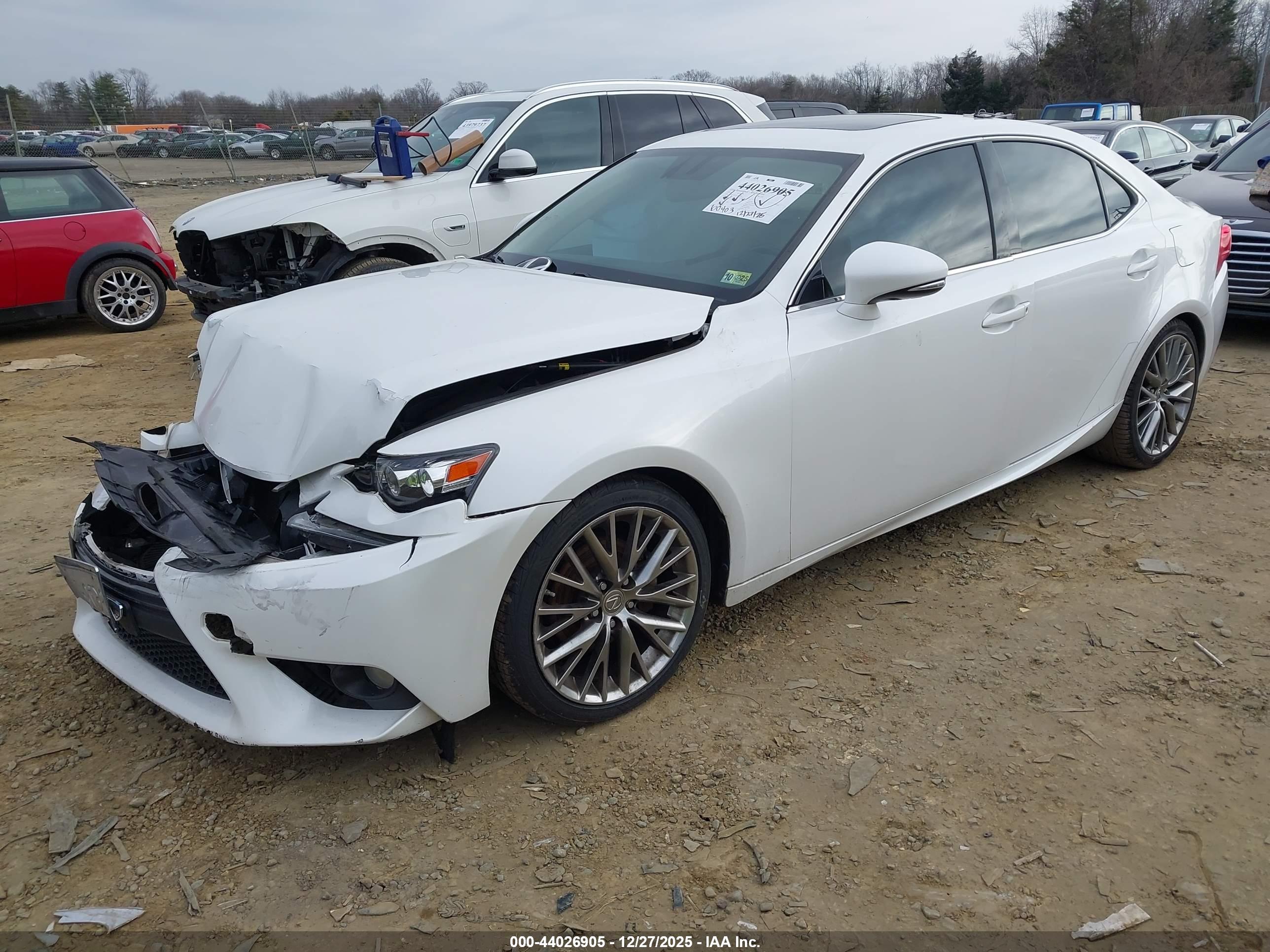 LEXUS IS image 2