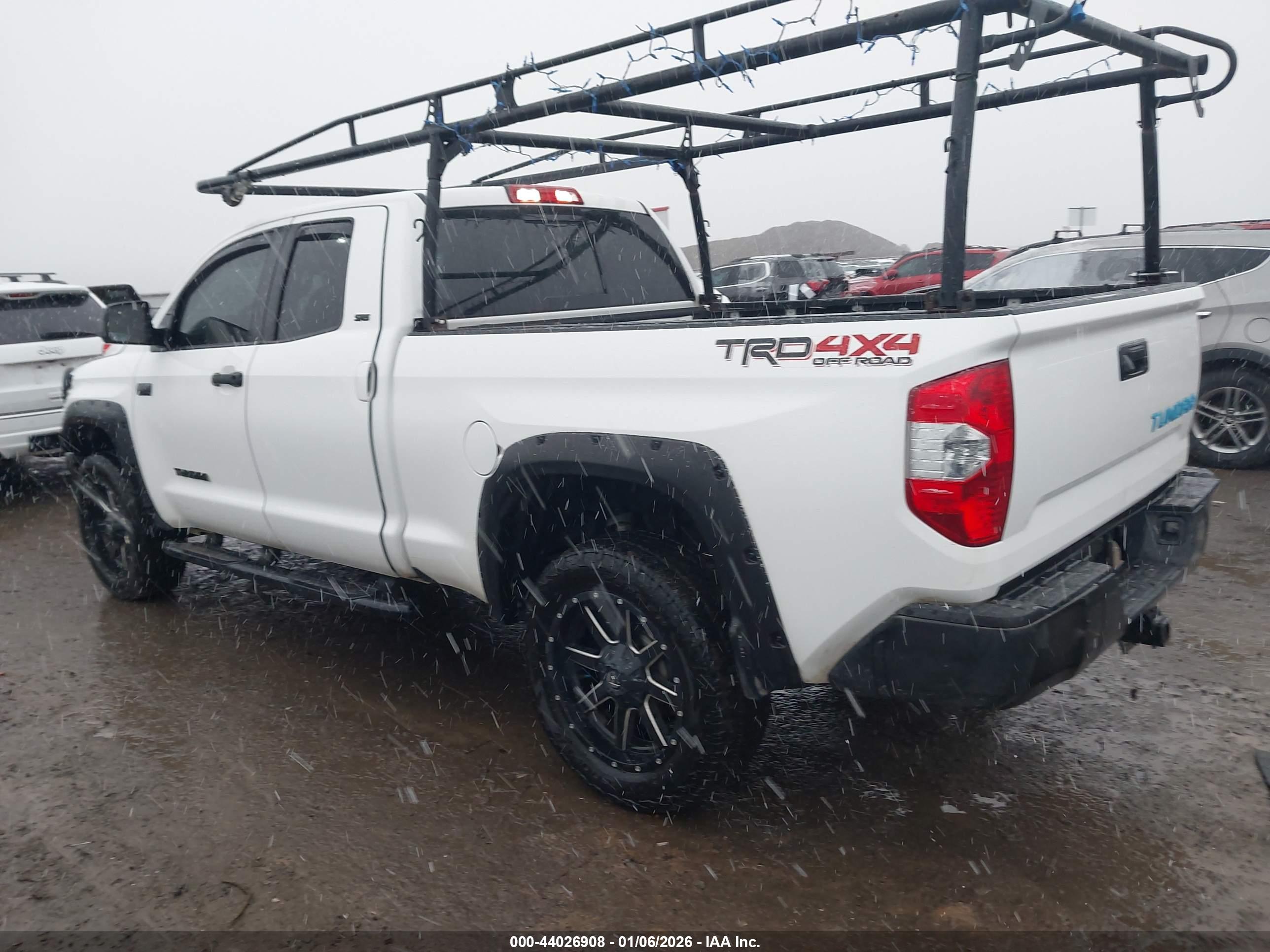 TOYOTA TUNDRA image 3