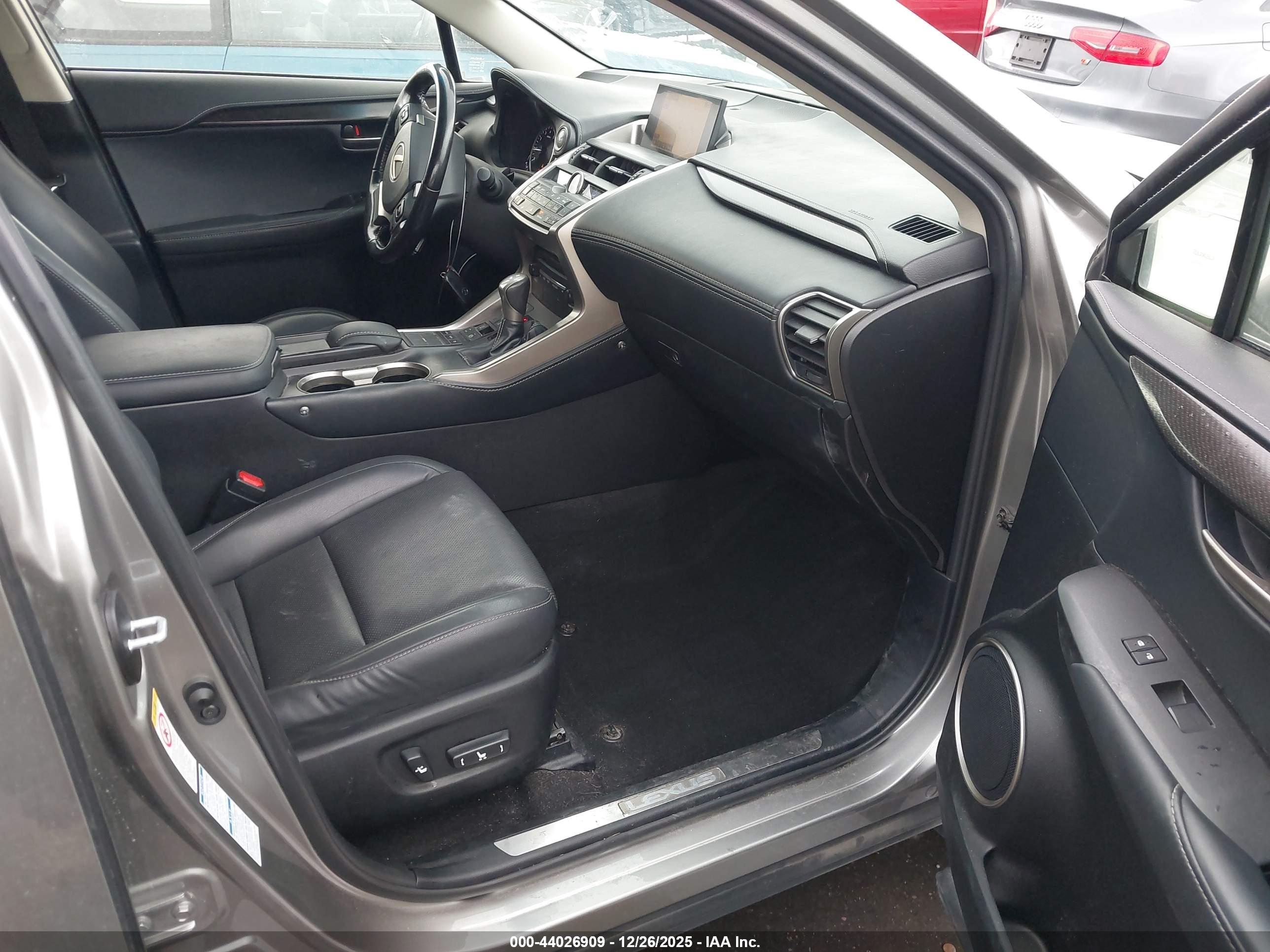 LEXUS NX image 5