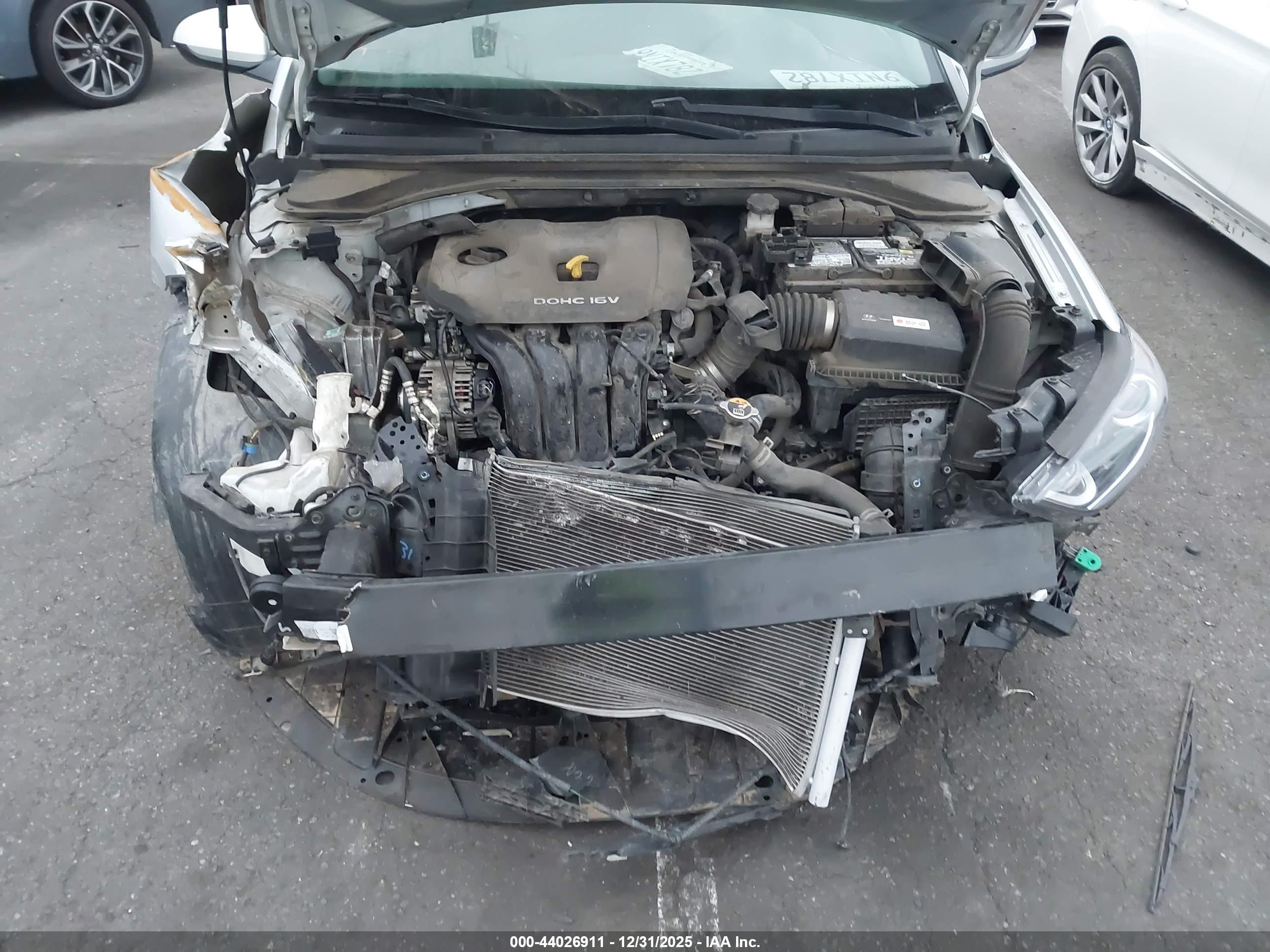 HYUNDAI ELANTRA image 10