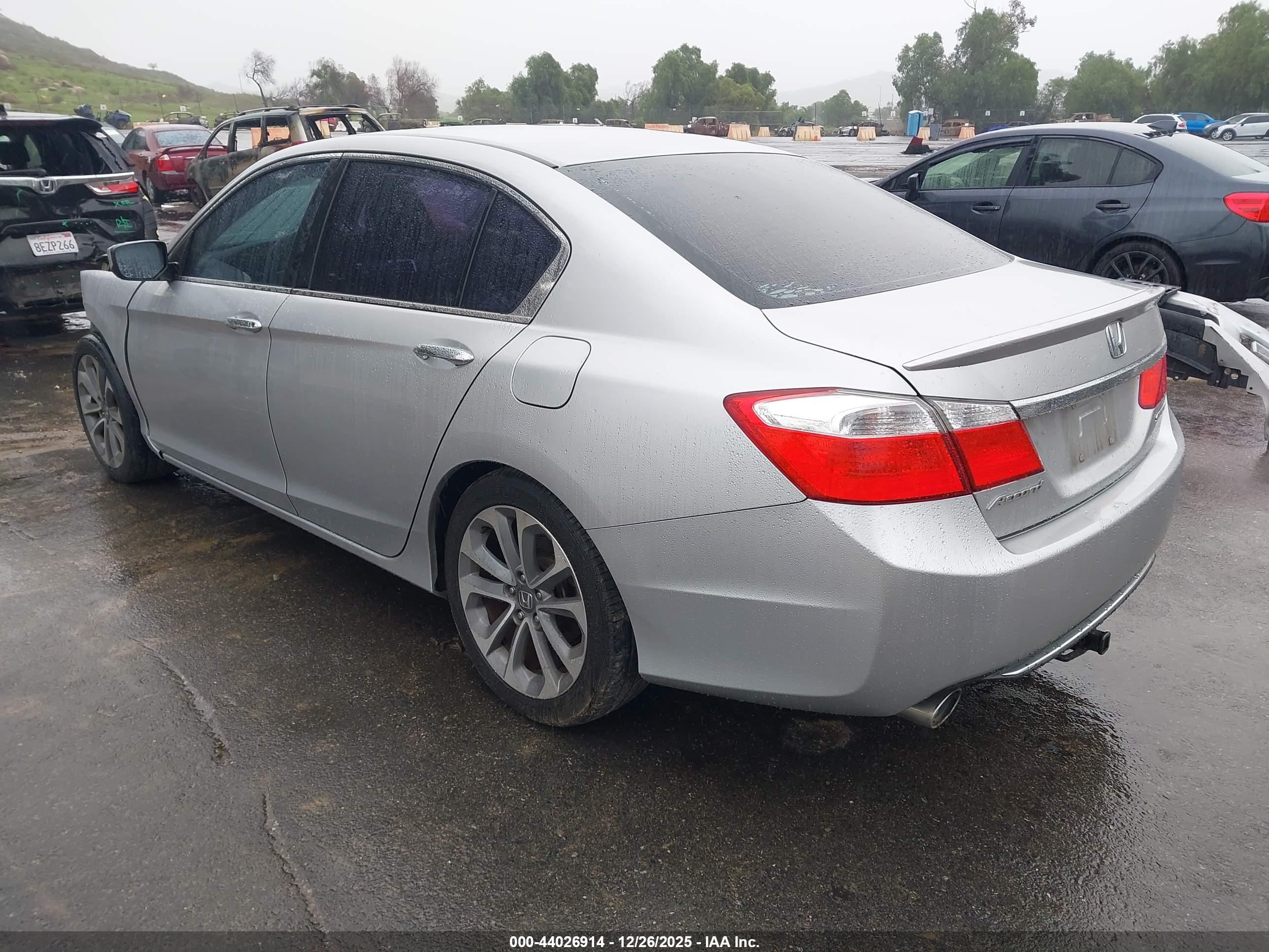 HONDA ACCORD image 3