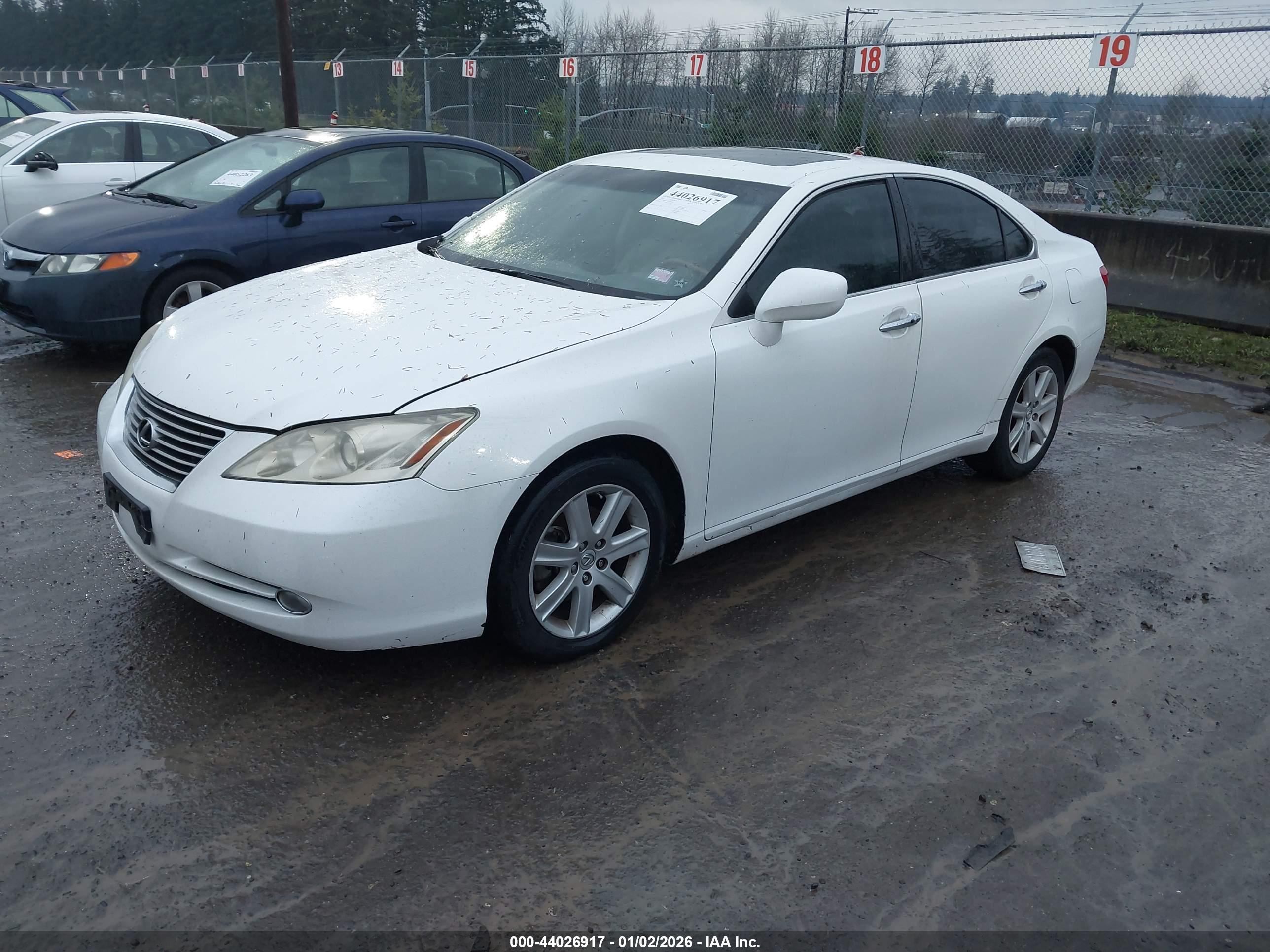 LEXUS ES image 2