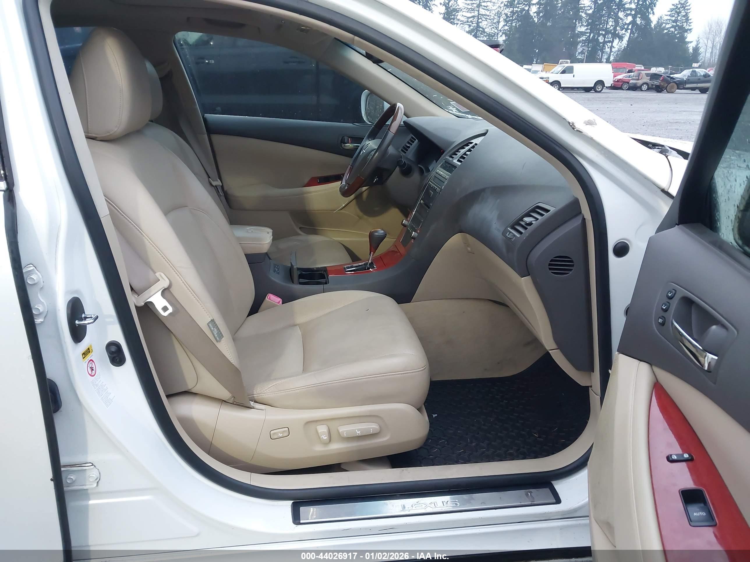LEXUS ES image 5